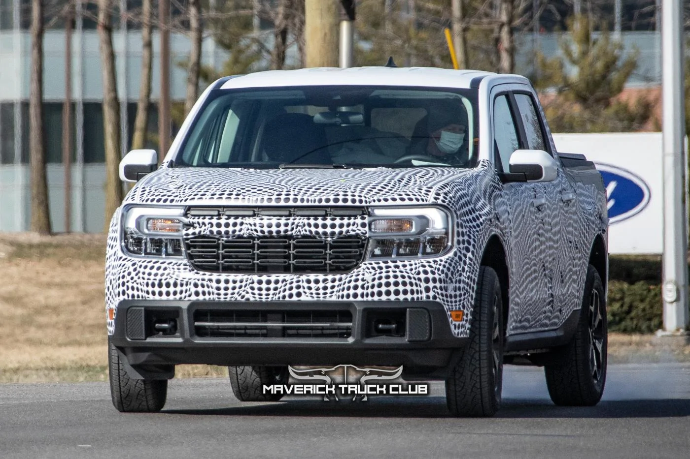 Ford Maverick Ford Maverick New Grille and Wheels Option Caught Testing in Public 2022-maverick-truck-new-grille-wheels-1