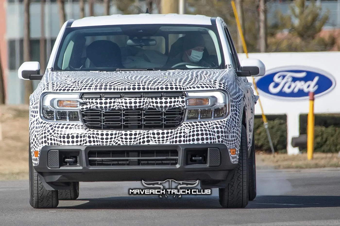 Ford Maverick Ford Maverick New Grille and Wheels Option Caught Testing in Public 2022-maverick-truck-new-grille-wheels-2