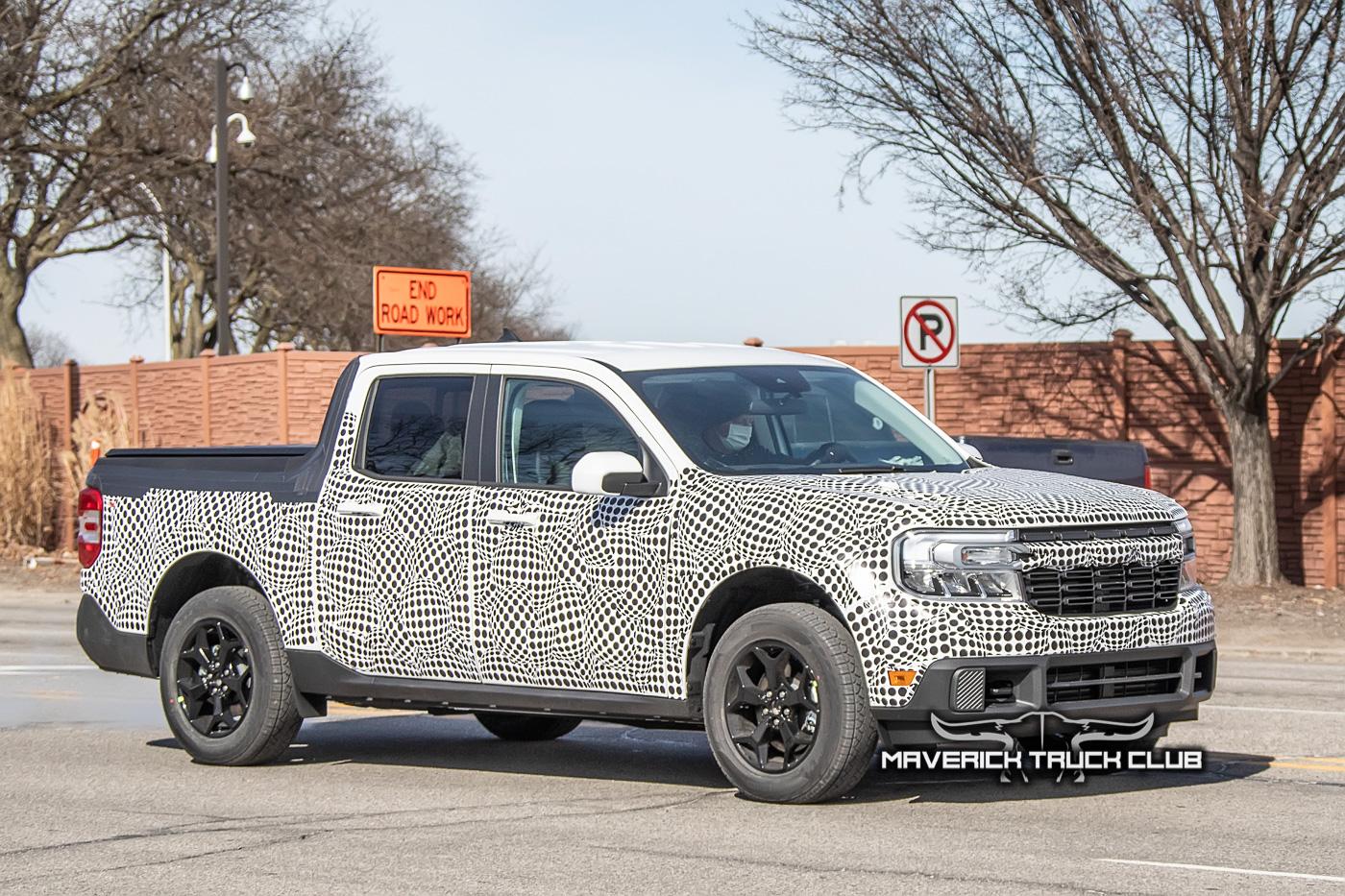 Ford Maverick Ford Maverick New Grille and Wheels Option Caught Testing in Public 2022-maverick-truck-new-grille-wheels-6