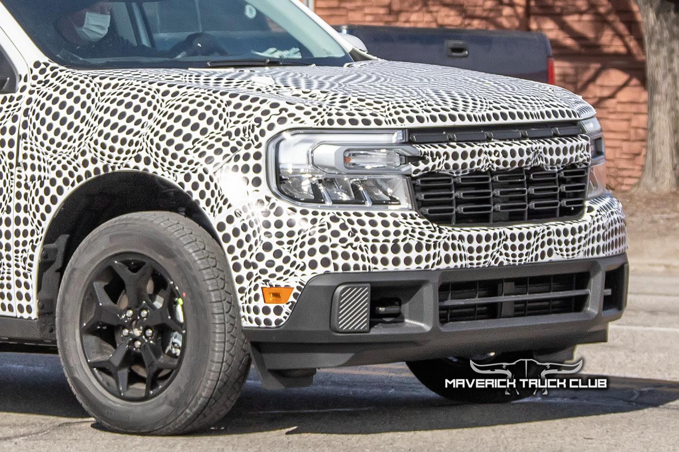 Ford Maverick Ford Maverick New Grille and Wheels Option Caught Testing in Public 2022-maverick-truck-new-grille-wheels-7