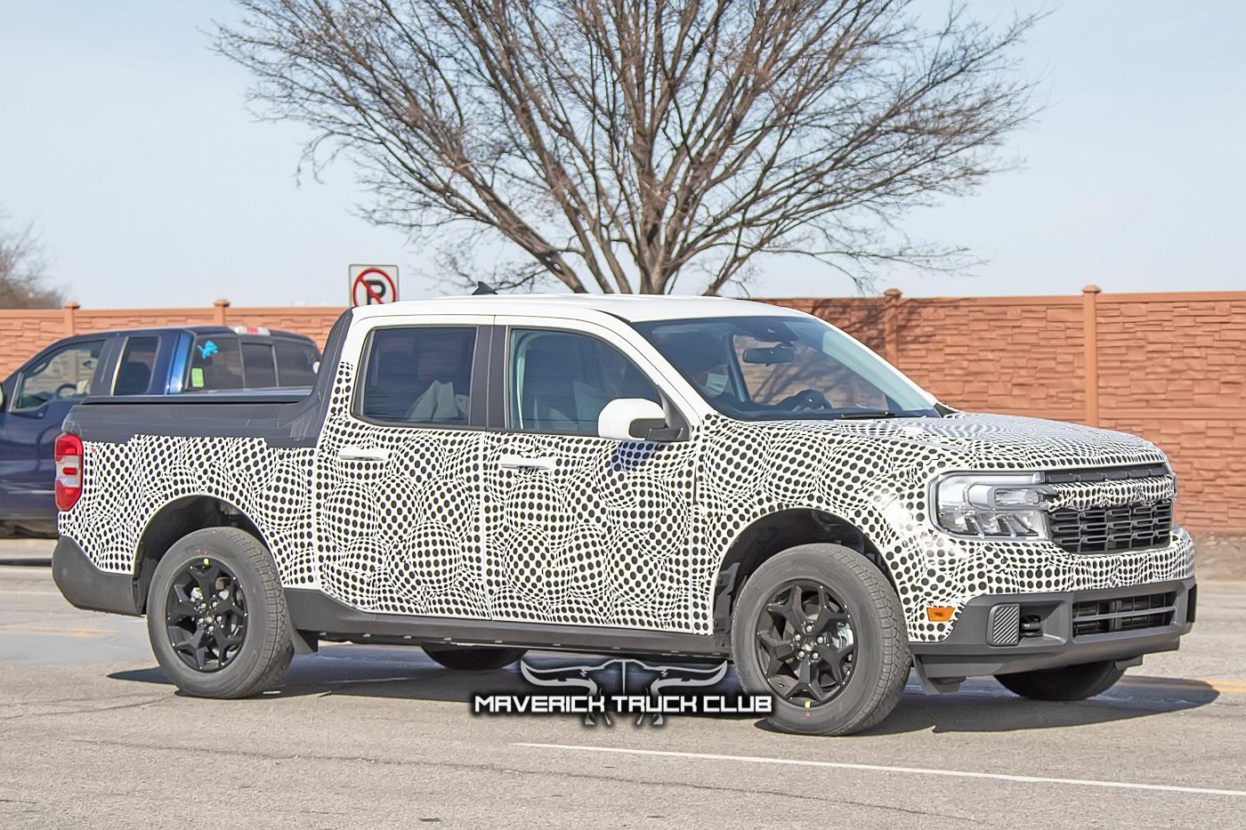 Ford Maverick Ford Maverick New Grille and Wheels Option Caught Testing in Public 2022-maverick-truck-new-grille-wheels-8