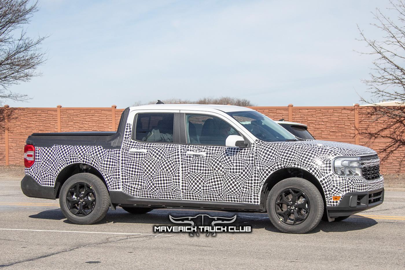 Ford Maverick Ford Maverick New Grille and Wheels Option Caught Testing in Public 2022-maverick-truck-new-grille-wheels-9