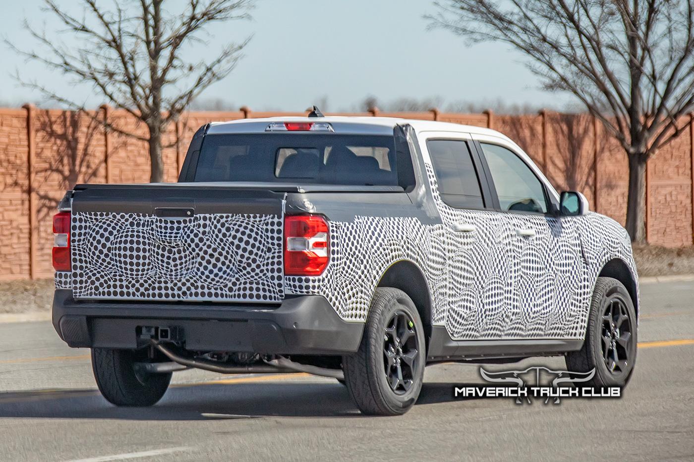 Ford Maverick Ford Maverick New Grille and Wheels Option Caught Testing in Public 2022-maverick-truck-new-grille-wheels-14