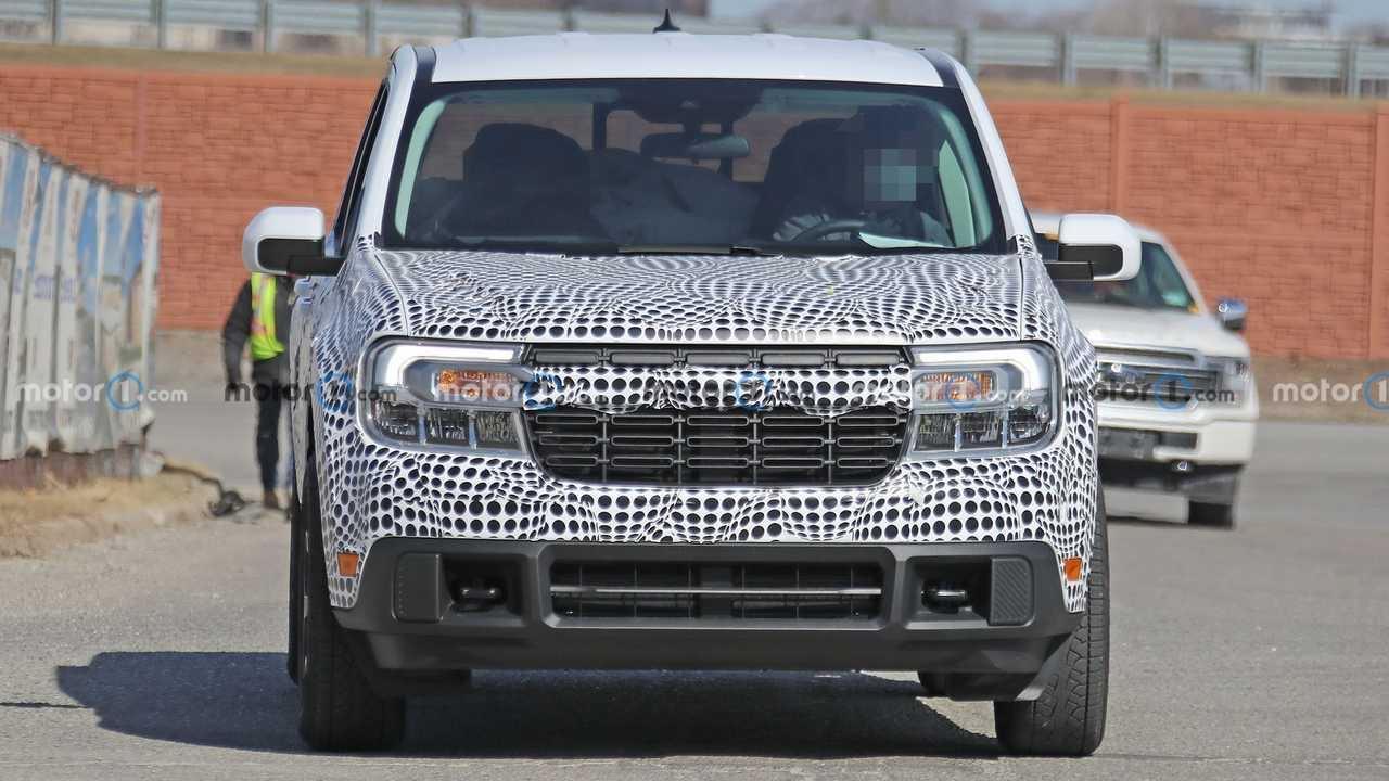 Ford Maverick Additional Photos: Ford Maverick New Grille and Wheels Option Caught Testing in Public image19