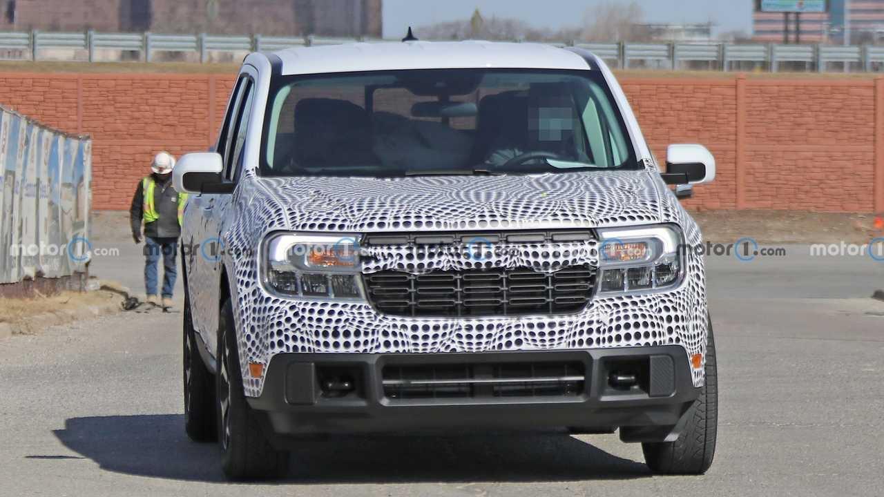 Ford Maverick Additional Photos: Ford Maverick New Grille and Wheels Option Caught Testing in Public image20
