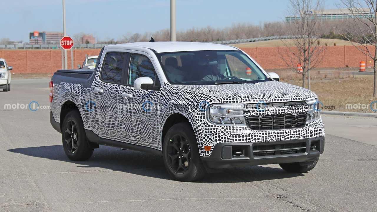 Ford Maverick Additional Photos: Ford Maverick New Grille and Wheels Option Caught Testing in Public image3