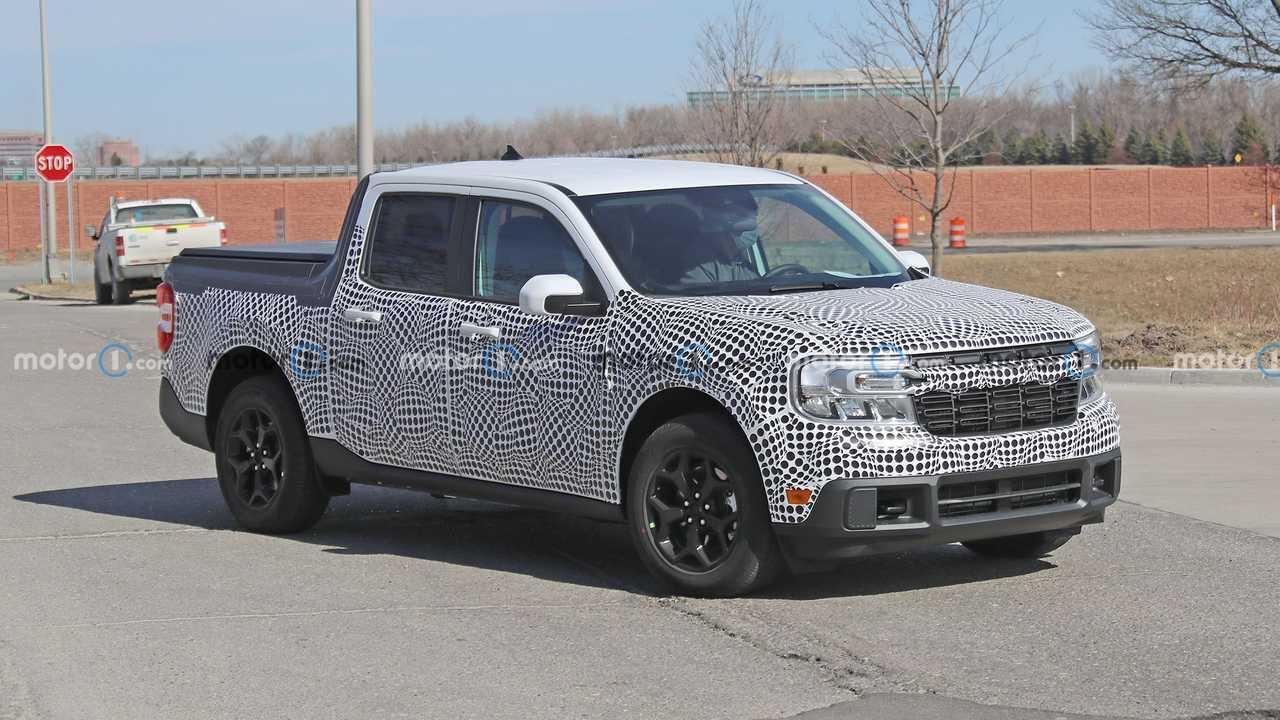 Ford Maverick Additional Photos: Ford Maverick New Grille and Wheels Option Caught Testing in Public image4