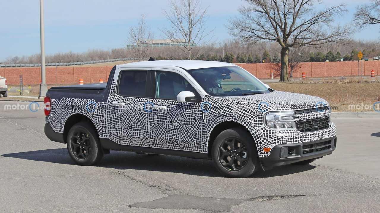 Ford Maverick Additional Photos: Ford Maverick New Grille and Wheels Option Caught Testing in Public image5
