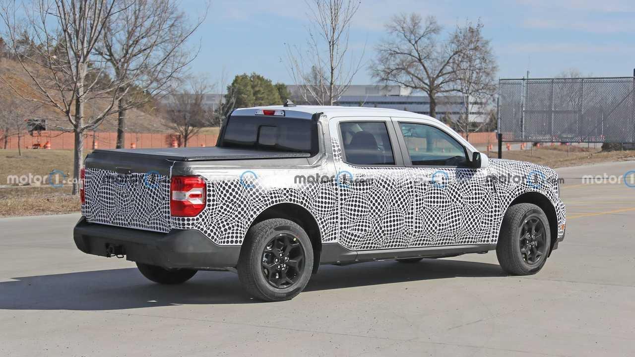 Ford Maverick Additional Photos: Ford Maverick New Grille and Wheels Option Caught Testing in Public image10