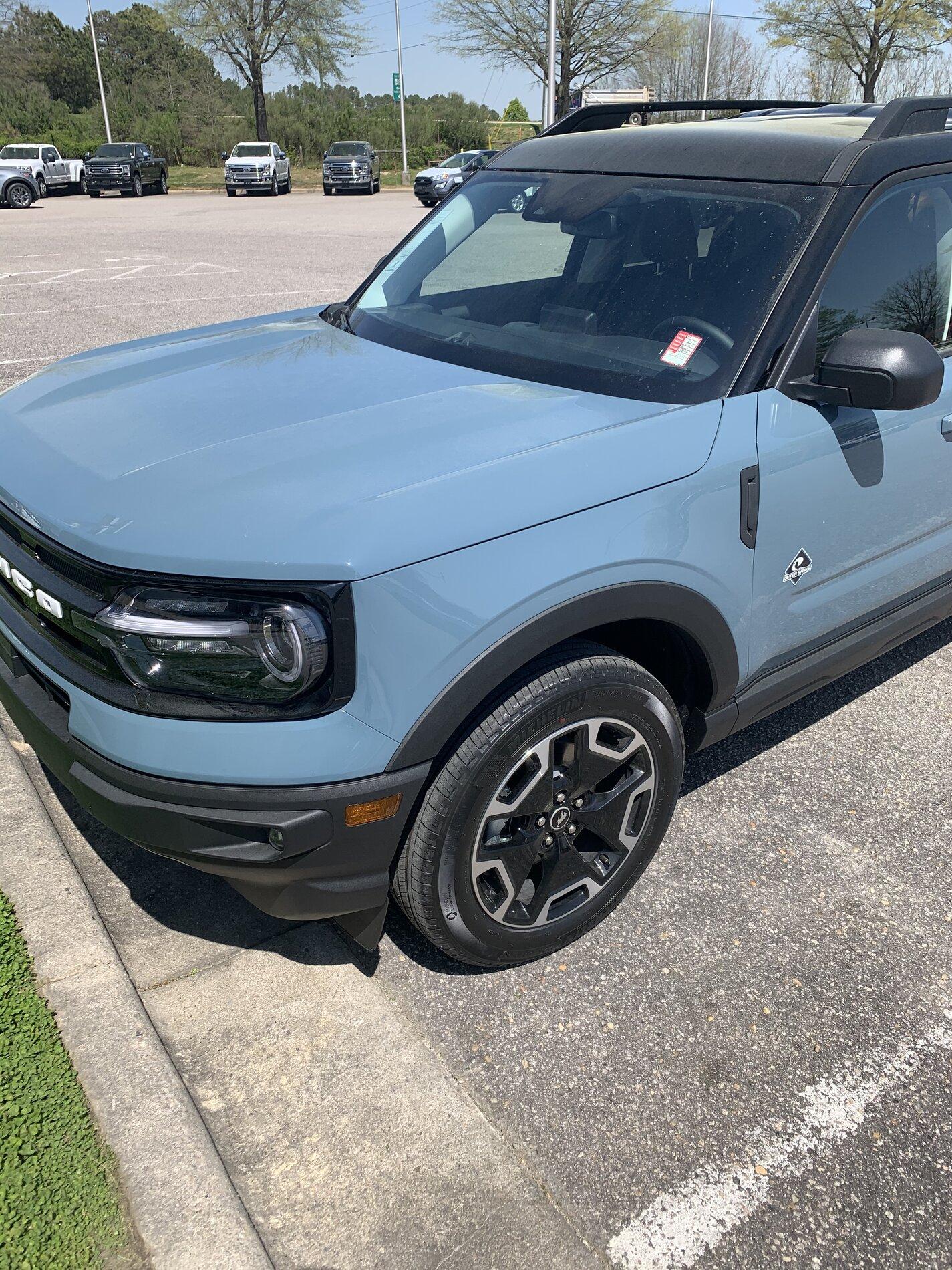 Ford Maverick Ford Maverick Full Uncovered Look @ Side & Rear 3/4 in Area 51 color! 0943BB23-6E07-44CA-91DC-49166B9AD441