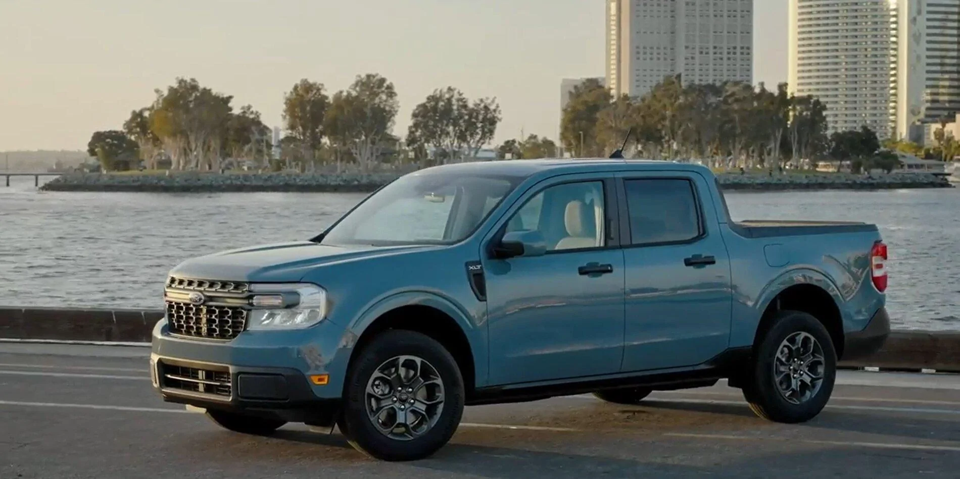 Ford Maverick Leaked image set of 2022 Ford Maverick E3UVYmXWYAUY23f