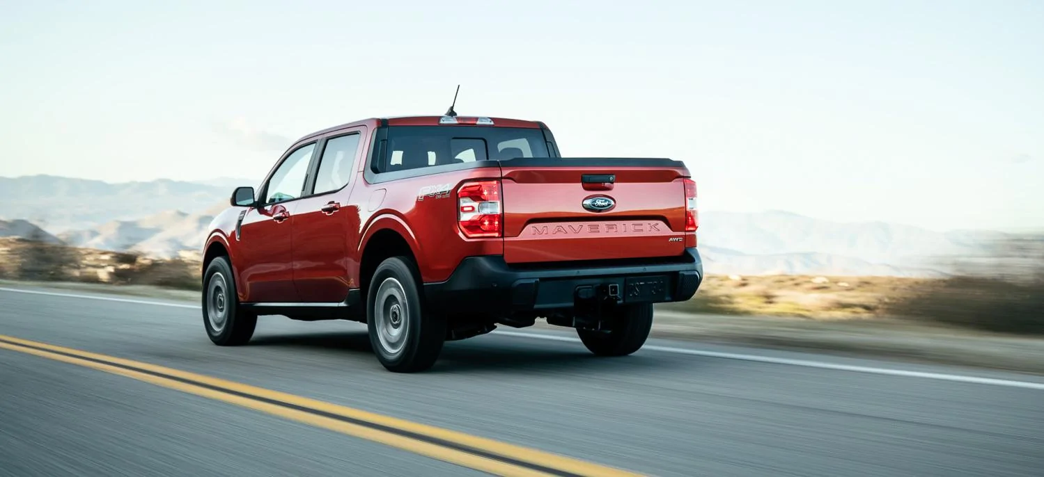 Ford Maverick 2022 Ford Maverick Pickup Truck Revealed with Standard Hybrid, 40MPG City, $20K MSRP 2022-ford-maverick-pickup-truck-revealed-debut-4
