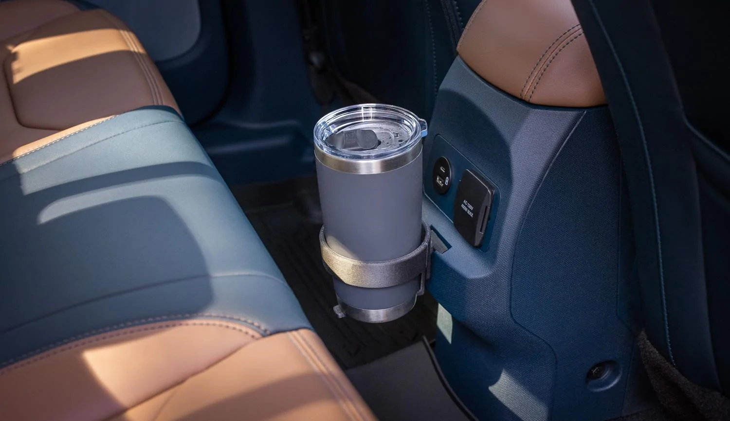 Ford Maverick 2022 Ford Maverick Pickup Truck Revealed with Standard Hybrid, 40MPG City, $20K MSRP 2022-ford-maverick-pickup-truck-revealed-debut-18