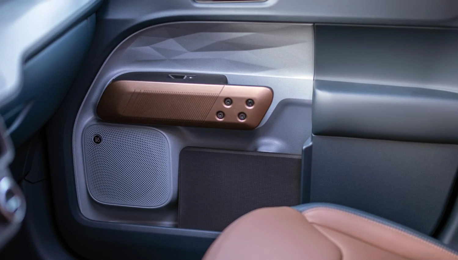 Ford Maverick 2022 Ford Maverick Pickup Truck Revealed with Standard Hybrid, 40MPG City, $20K MSRP 2022-ford-maverick-pickup-truck-revealed-debut-21
