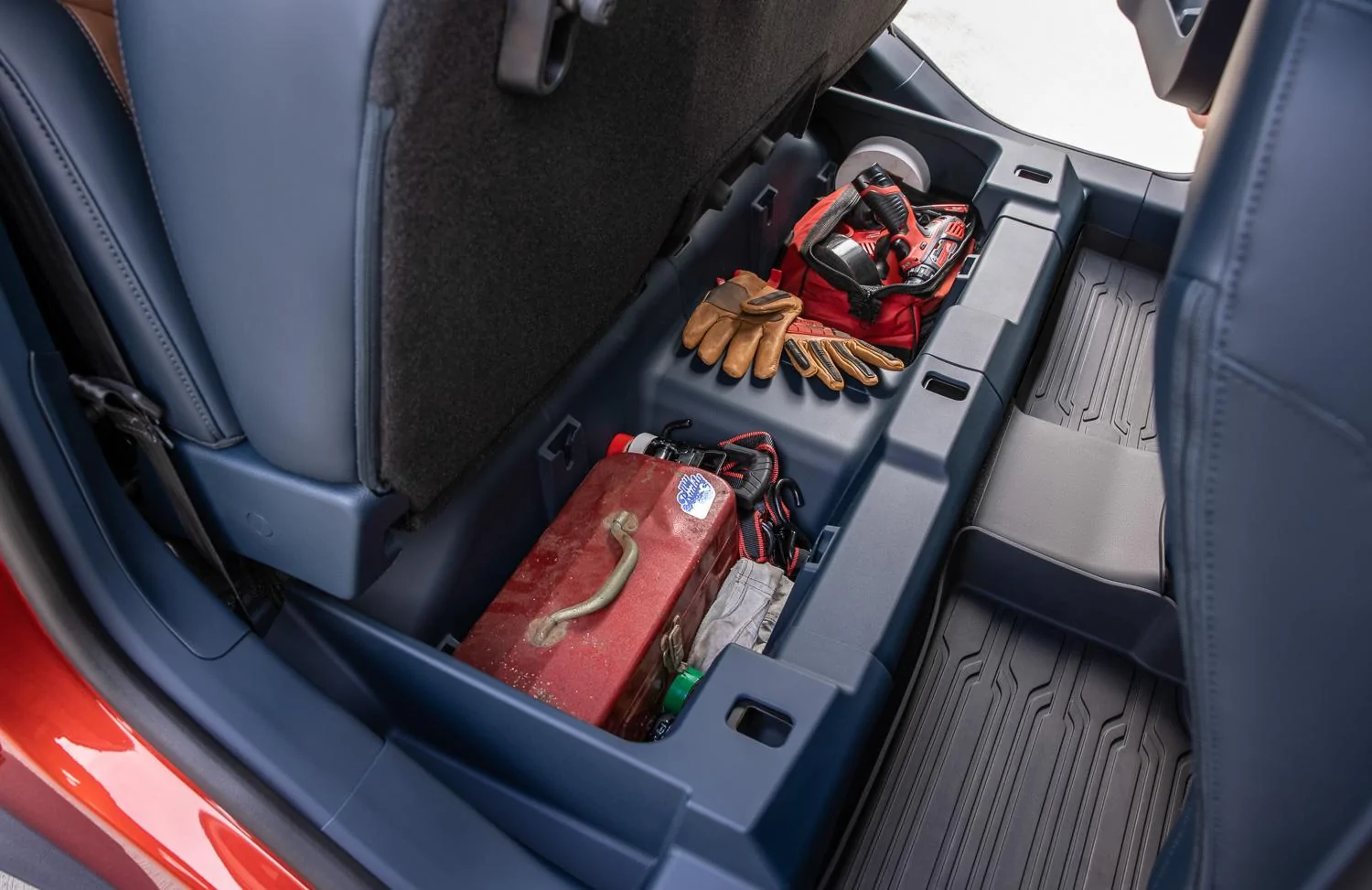 Ford Maverick 2022 Ford Maverick Pickup Truck Revealed with Standard Hybrid, 40MPG City, $20K MSRP 2022-ford-maverick-pickup-truck-revealed-debut-23