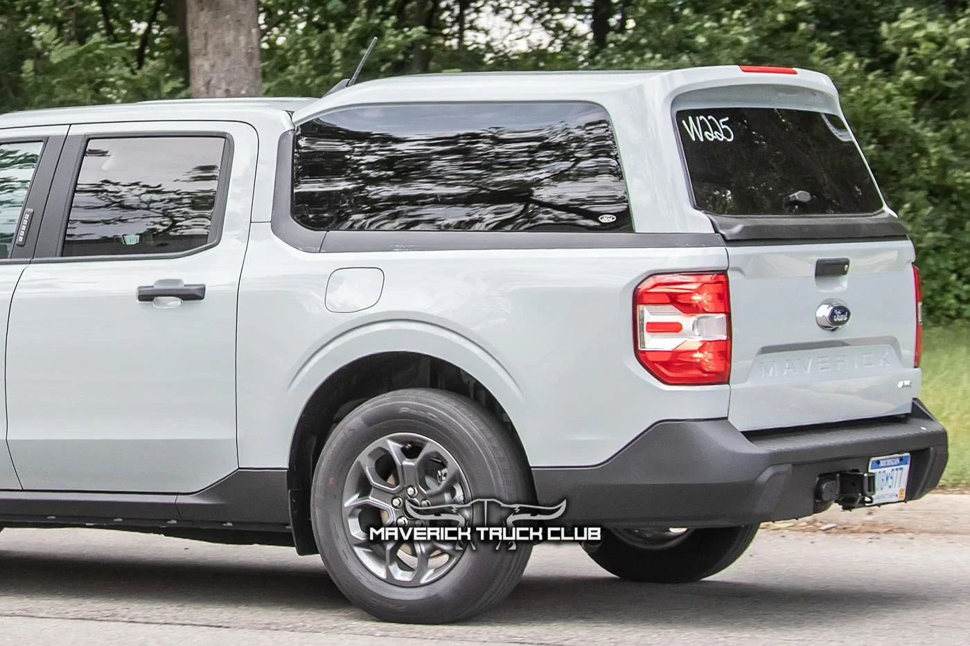 Ford Maverick CACTUS GRAY Maverick Photos Thread ford-maverick-spied-with-bed-cap-topper-13