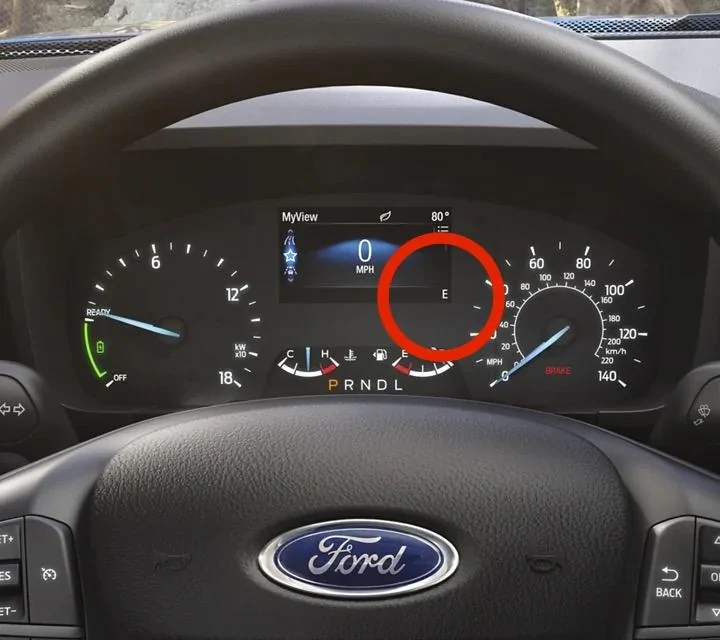 Ford Maverick Does the Maverick have a compass? D684901B-9A26-43CC-867E-0276835C83A9