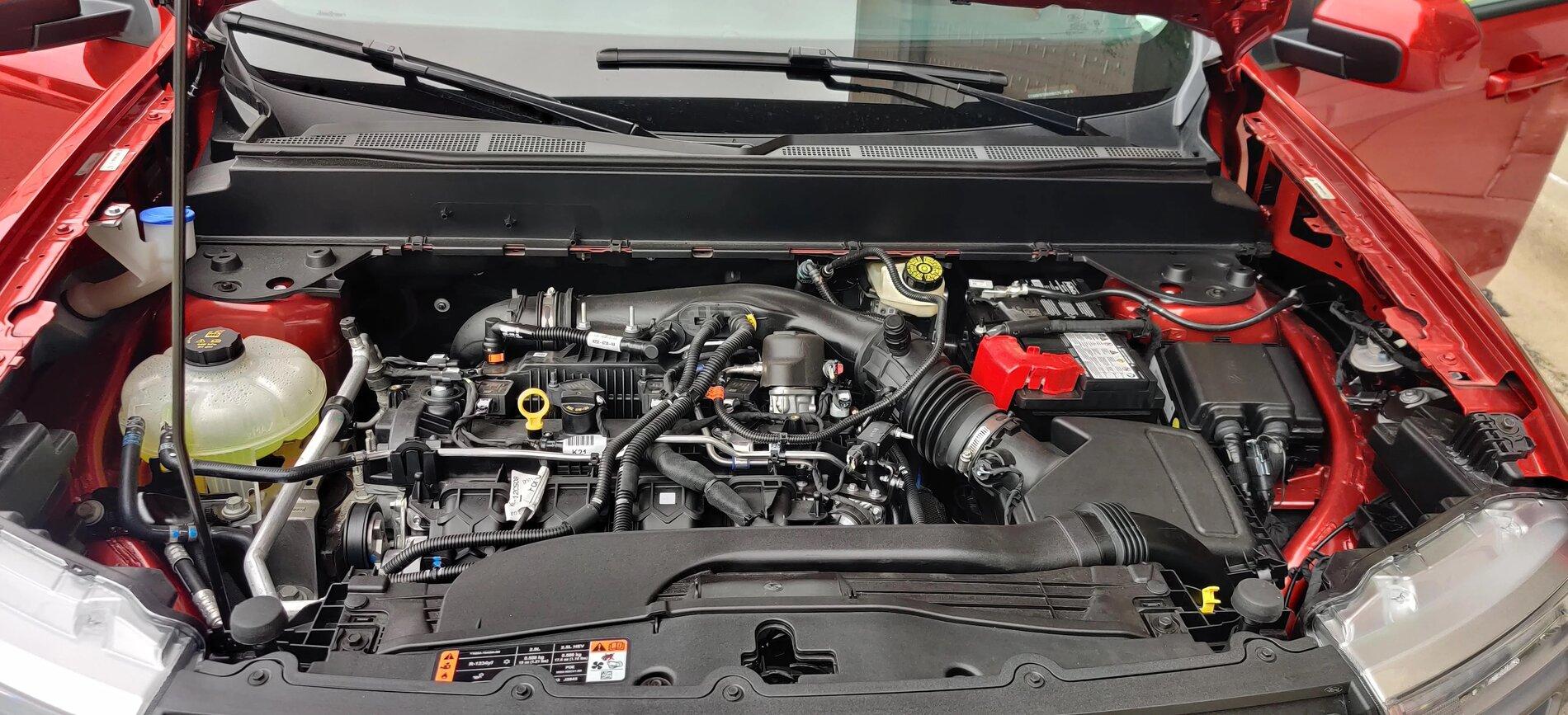 Ford Maverick Chicago Pics: 2022 Maverick Interior, Underhood / Engine, Rear Sliding Window, 4x4 Studs, Spare Tire, Undercarriage, Trailer Brake Controller 2022 Maverick Lariat Ecoboost Engine Compartment Underhood 1