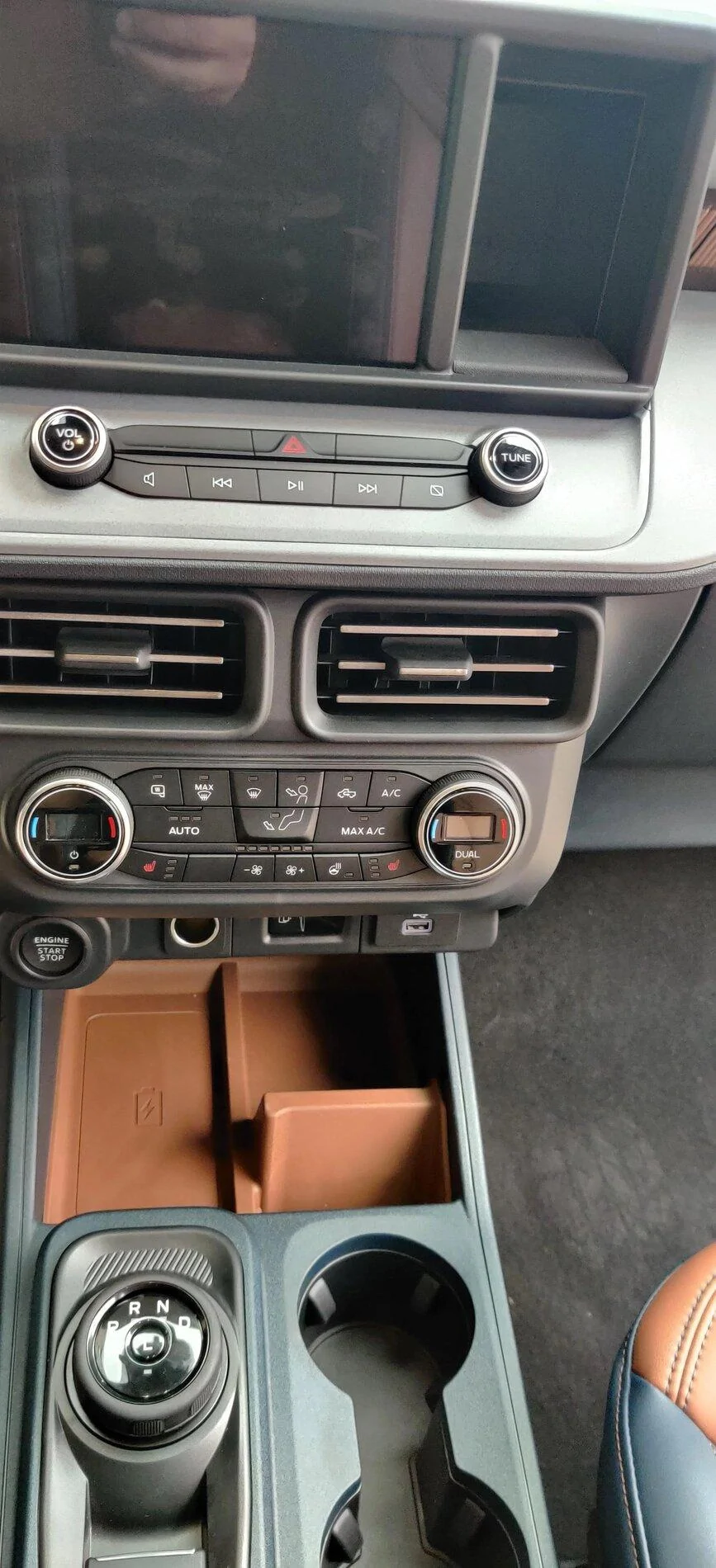 Ford Maverick Chicago Pics: 2022 Maverick Interior, Underhood / Engine, Rear Sliding Window, 4x4 Studs, Spare Tire, Undercarriage, Trailer Brake Controller 2022 Maverick Lariat Interior Pics 2