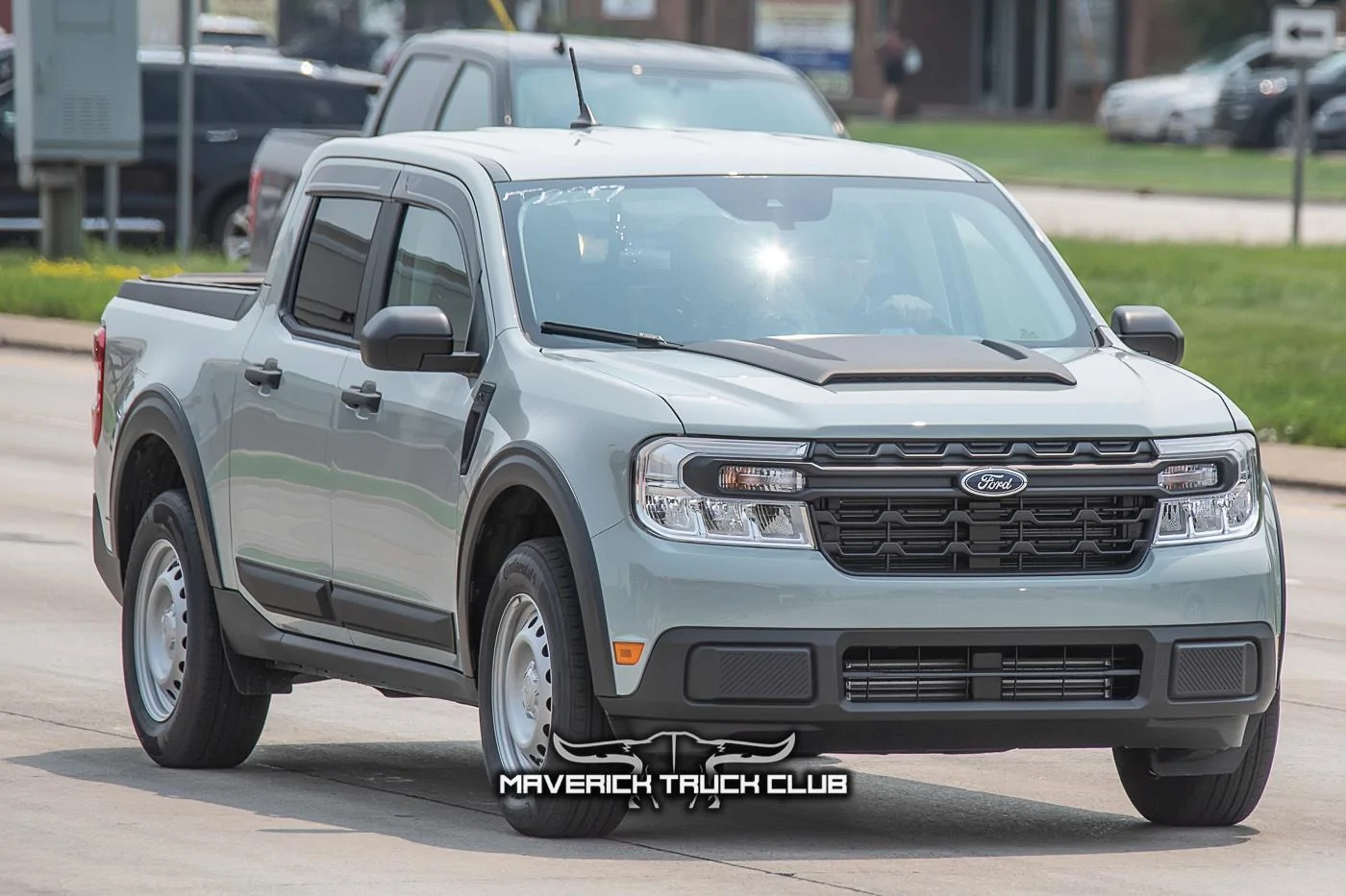Ford Maverick 2022 Maverick Spied With New Accessories (Black Trims, Hood Bulge / Scoop, Wheel Arches, Window Air Deflectors) 📸 2021-maverick-spied-accessories-black-trim-deflectors-4