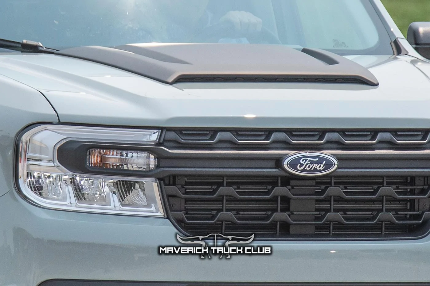 Ford Maverick 2022 Maverick Spied With New Accessories (Black Trims, Hood Bulge / Scoop, Wheel Arches, Window Air Deflectors) 📸 2021-maverick-spied-accessories-black-trim-deflectors-6