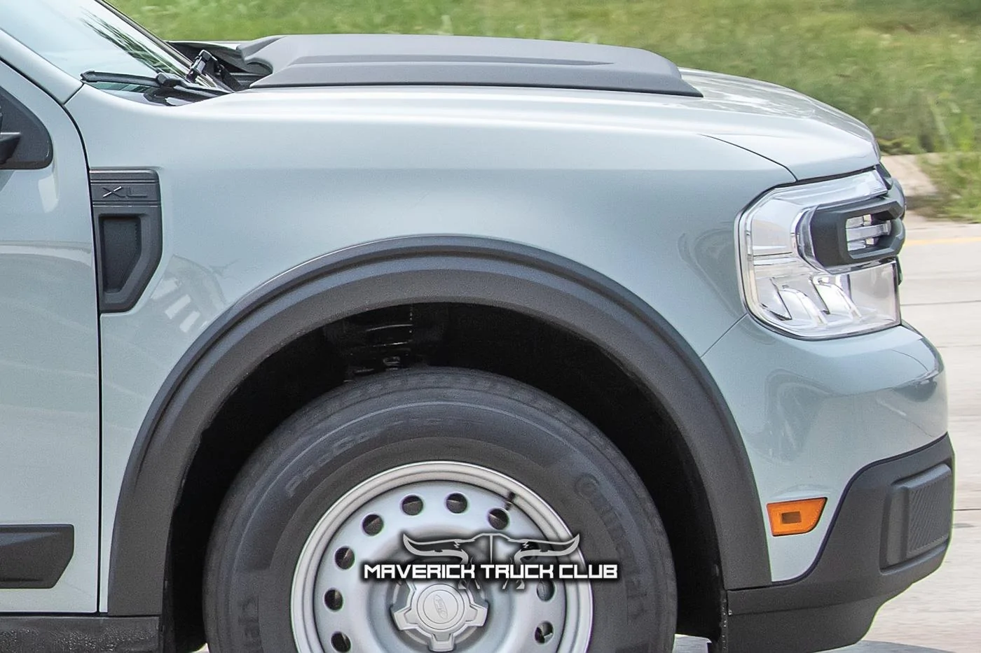 Ford Maverick 2022 Maverick Spied With New Accessories (Black Trims, Hood Bulge / Scoop, Wheel Arches, Window Air Deflectors) 📸 2021-maverick-spied-accessories-black-trim-deflectors-11