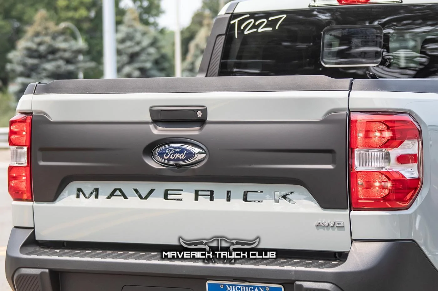 Ford Maverick 2022 Maverick Spied With New Accessories (Black Trims, Hood Bulge / Scoop, Wheel Arches, Window Air Deflectors) 📸 2021-maverick-spied-accessories-black-trim-deflectors-15