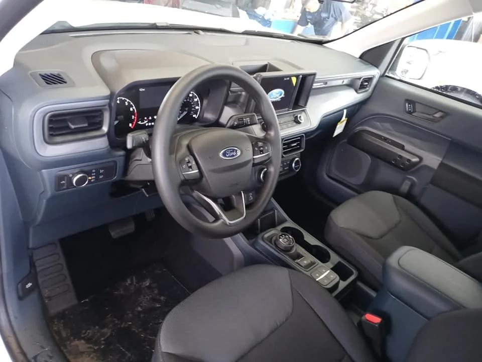 Ford Maverick Maverick XL Interior Shots 2022 Maverick XL Interior Pics Photos 2