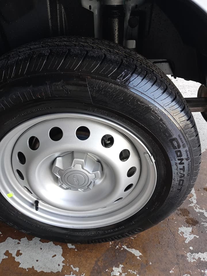 Ford Maverick OXFORD WHITE Maverick Photos Thread 2022 Maverick XL Oxford White color paint exterior 6