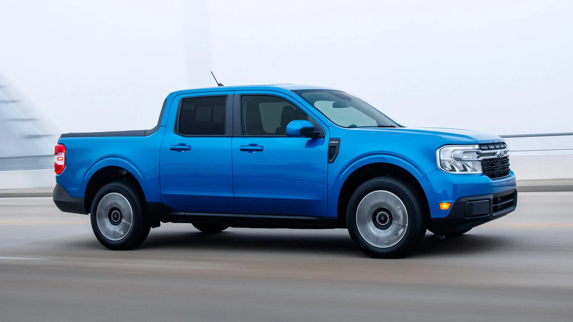Ford Maverick VELOCITY BLUE Maverick Photos Thread 2022 Maverick Lariat Velocity Blue Pickup Truck Wallpaper2