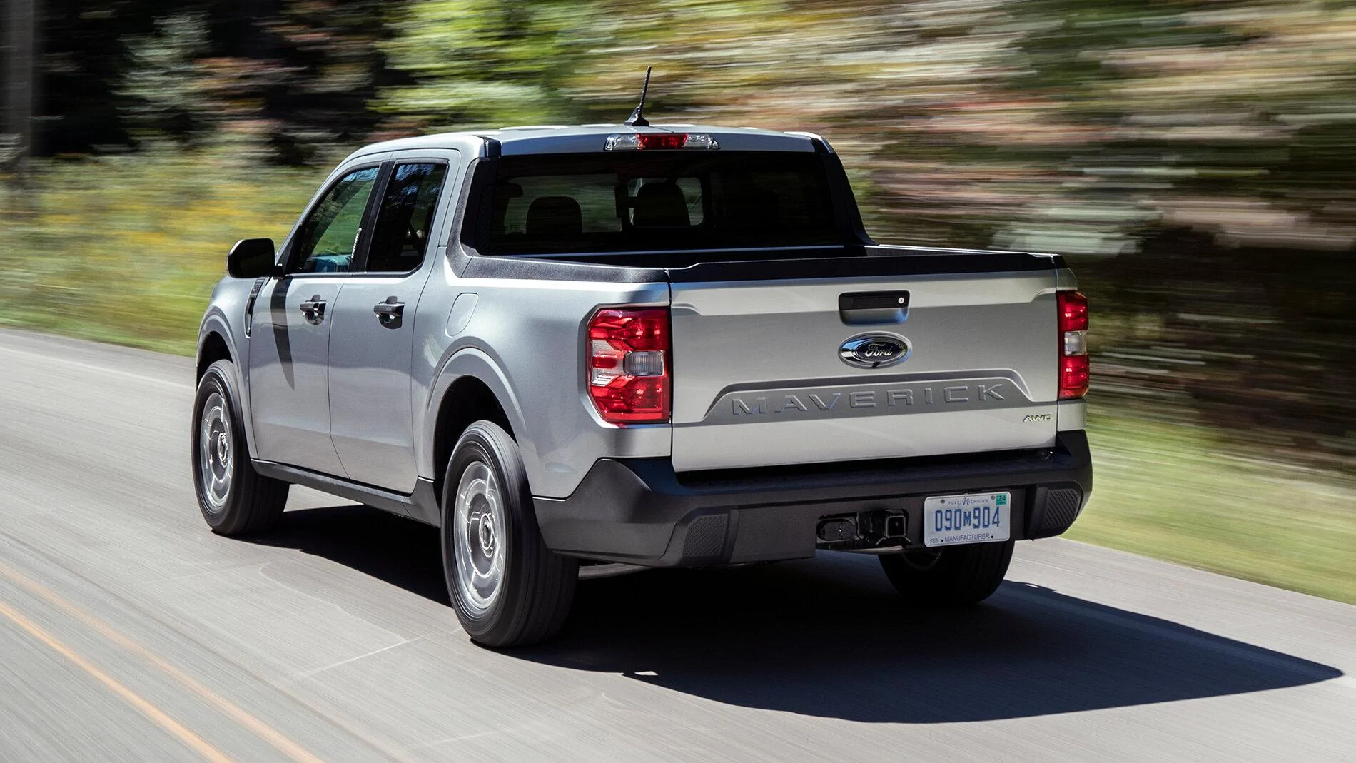 Ford Maverick ICONIC SILVER Maverick Photos Thread 2022 Maverick XLT Iconic Silver 1