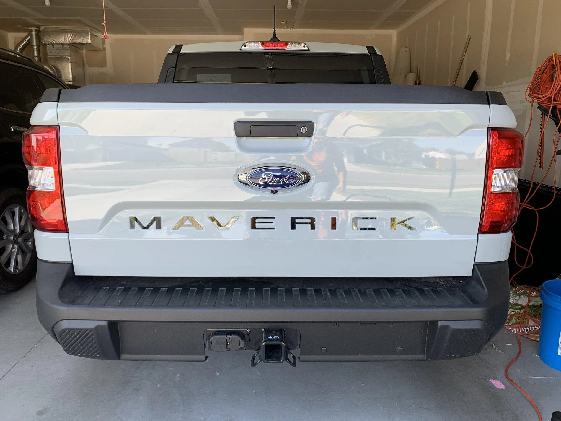 Ford Maverick Tailgate lettering on ALTO BLUE 42ADA113-2E5B-4C10-A6E4-4E5542C23012