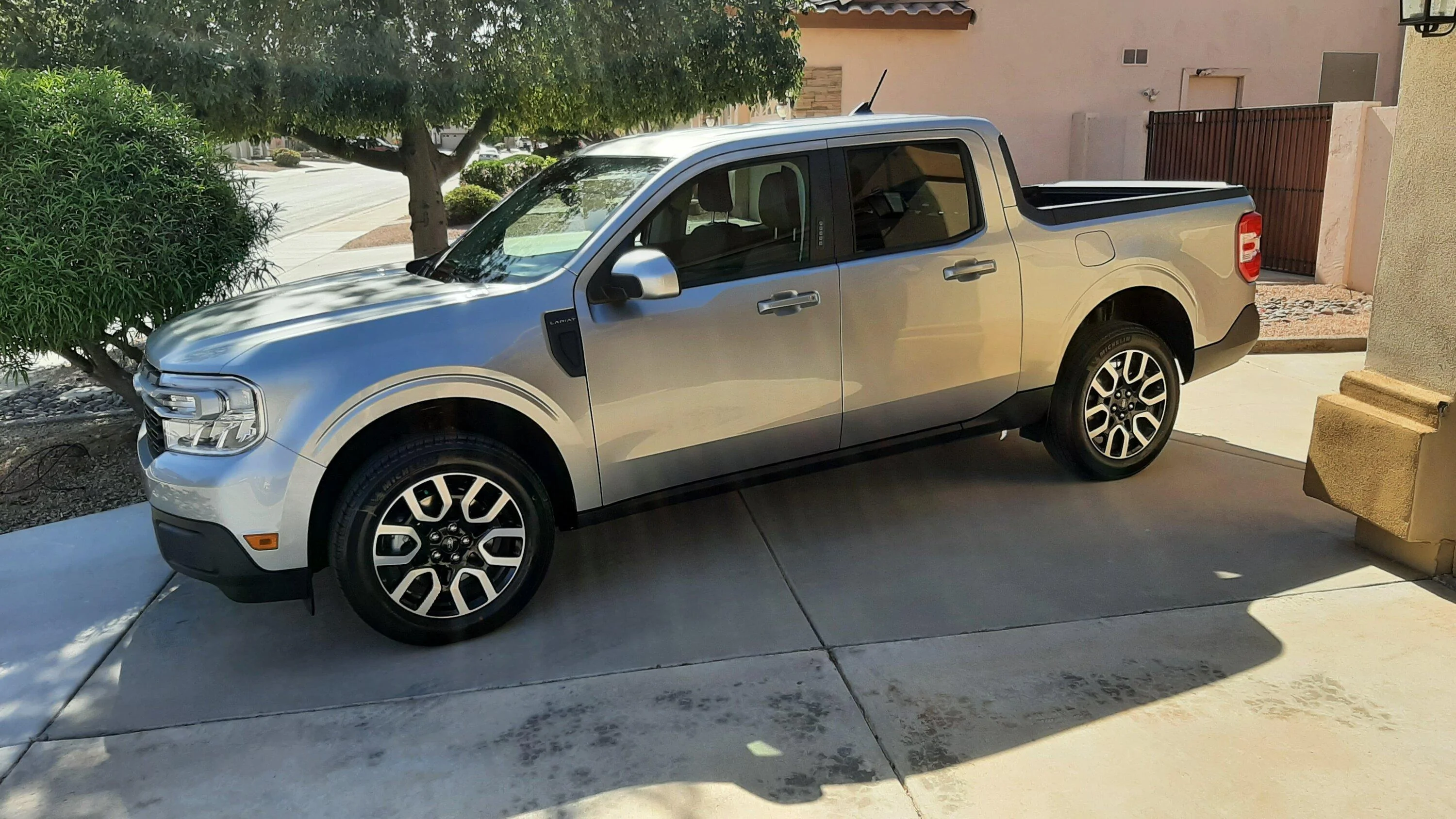 Ford Maverick Call me old fashioned. Silver wheels on a silver Maverick. 20230427_154934