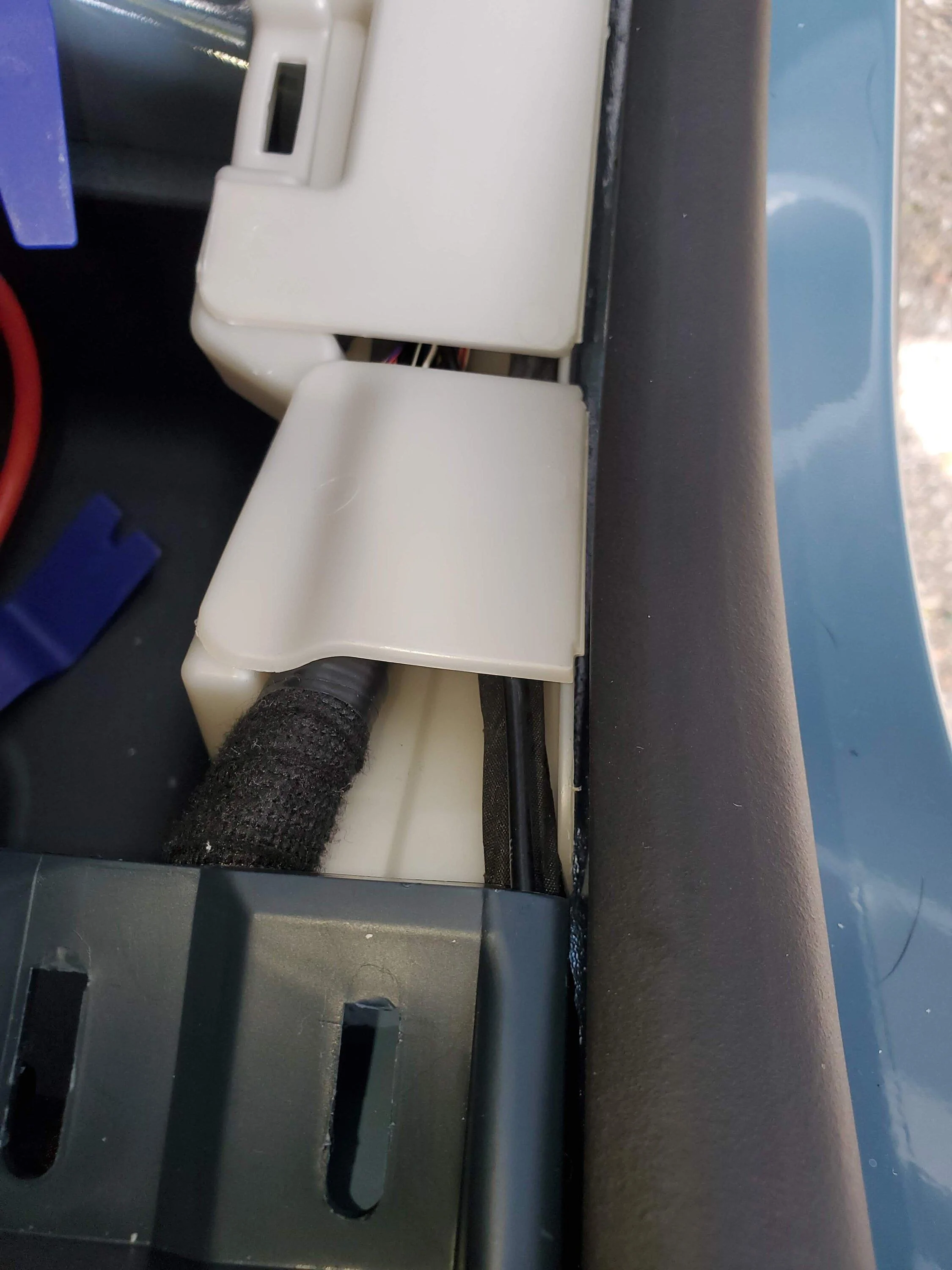 Ford Maverick Another method to mount Kicker Hideaway / amp board to back cabin wall 20230422_122514