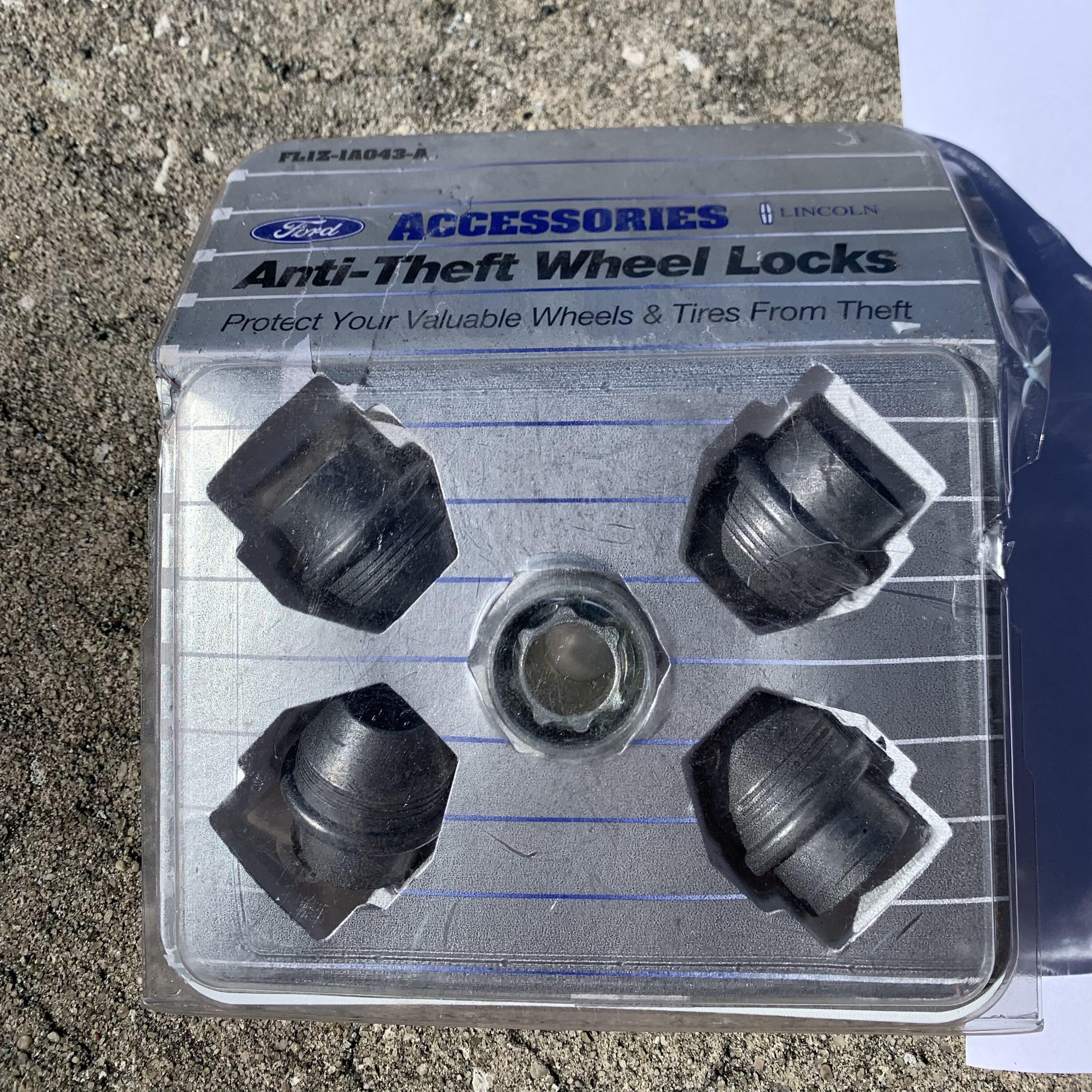 Ford Maverick Wheel locks for steelies 3122E381-70E0-4CF8-A546-532D131A18E1