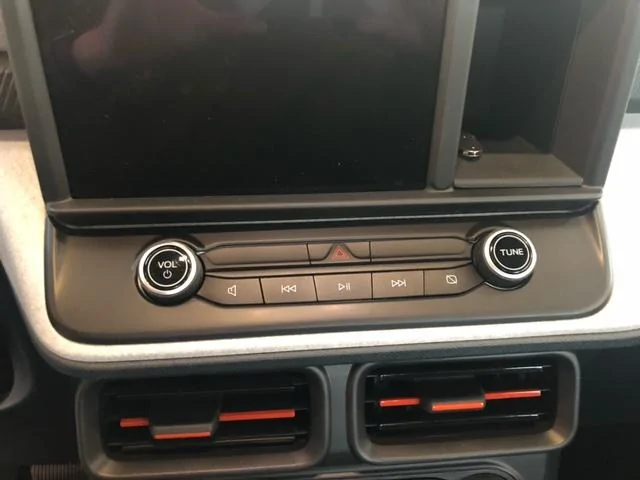 Ford Maverick Radio controls trim piece a
