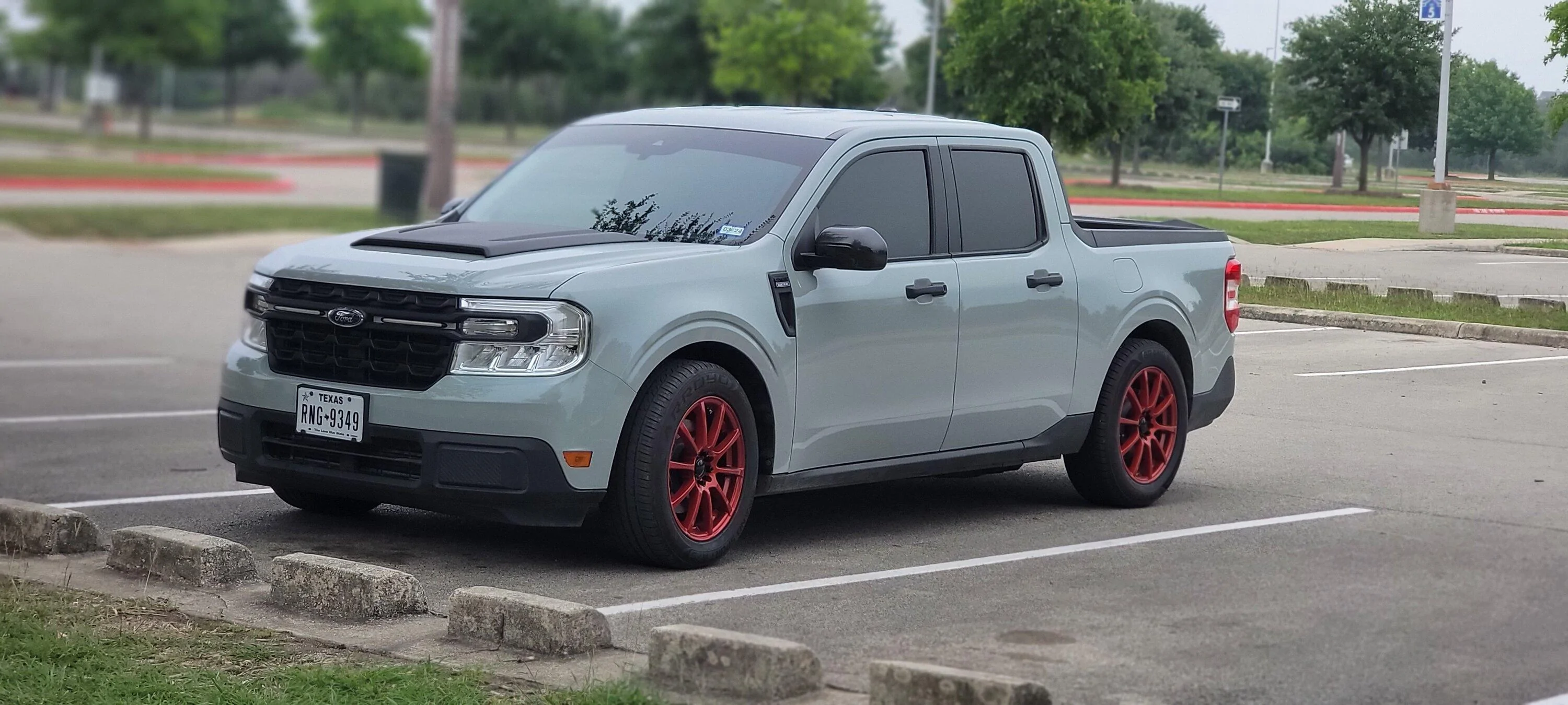 Ford Maverick Lowered on powdercoated Focal F20 wheels. 20230506_180137