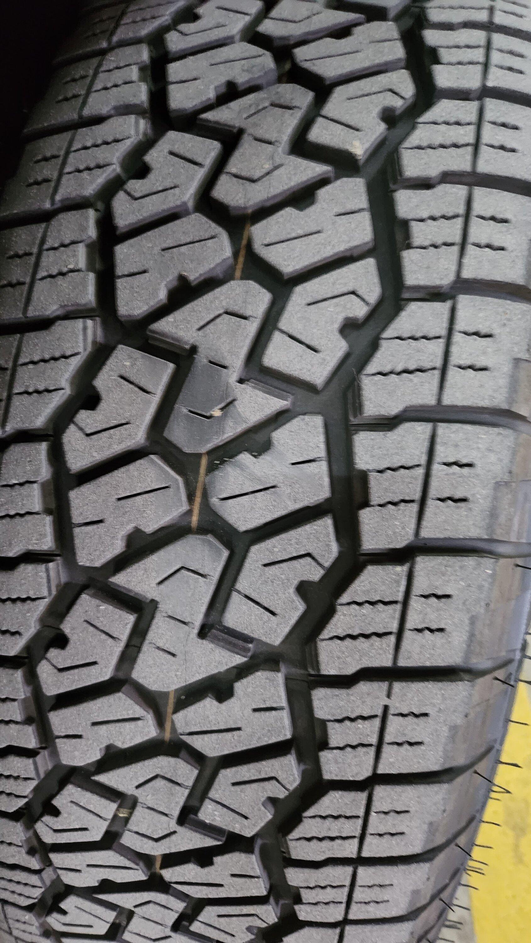 Ford Maverick $900 Black FX4 Wheels and AT3W Tires 20230505_161528