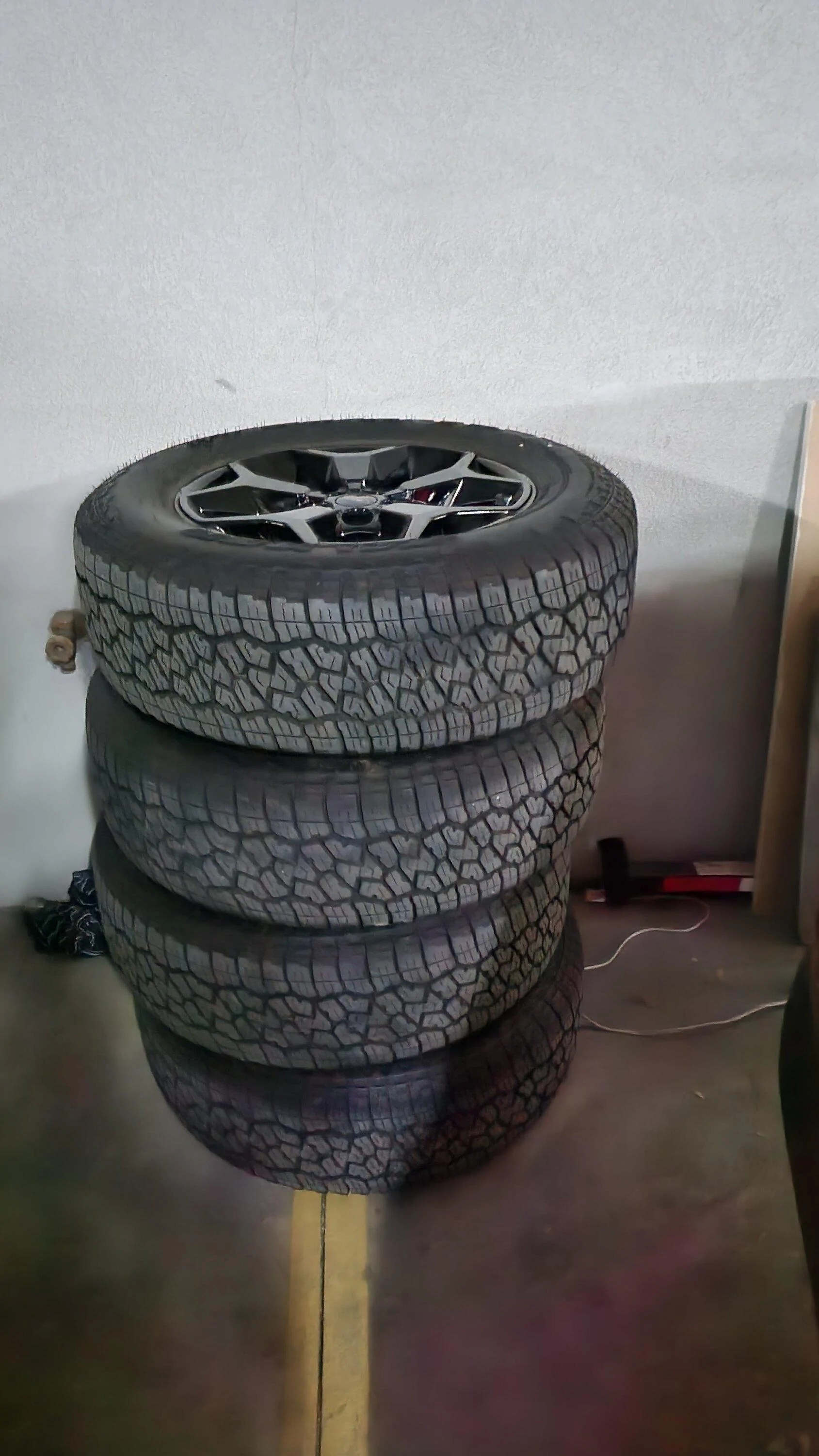 Ford Maverick $900 Black FX4 Wheels and AT3W Tires 20230505_195323