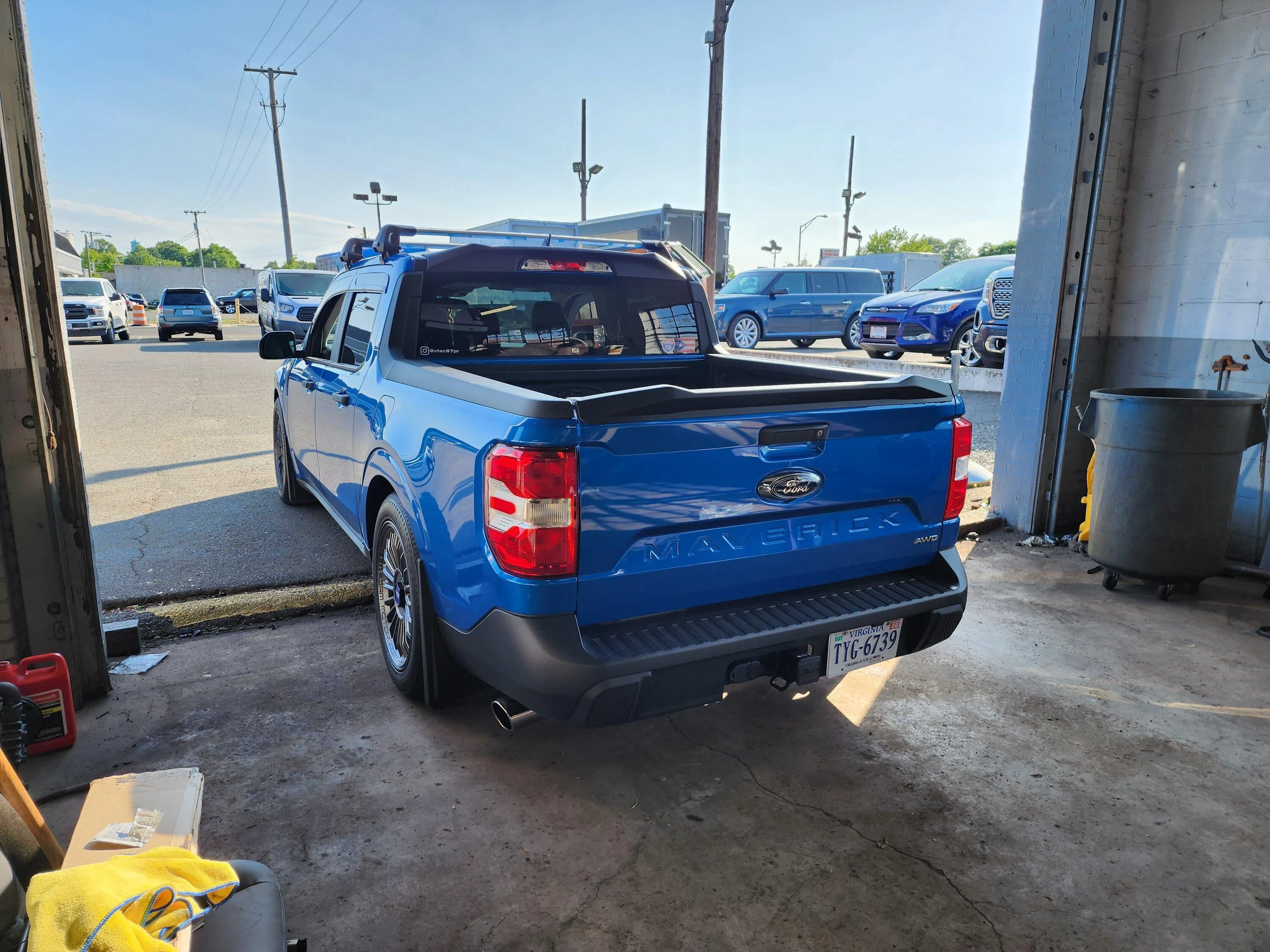 Ford Maverick 22 XL Lobo St Paddle shifters ,f150 Fog light Switch and Fog lights, Rotiforms Wheels Scale Suspension lowered and much more Oem Ford Accesories. 20230517_174121