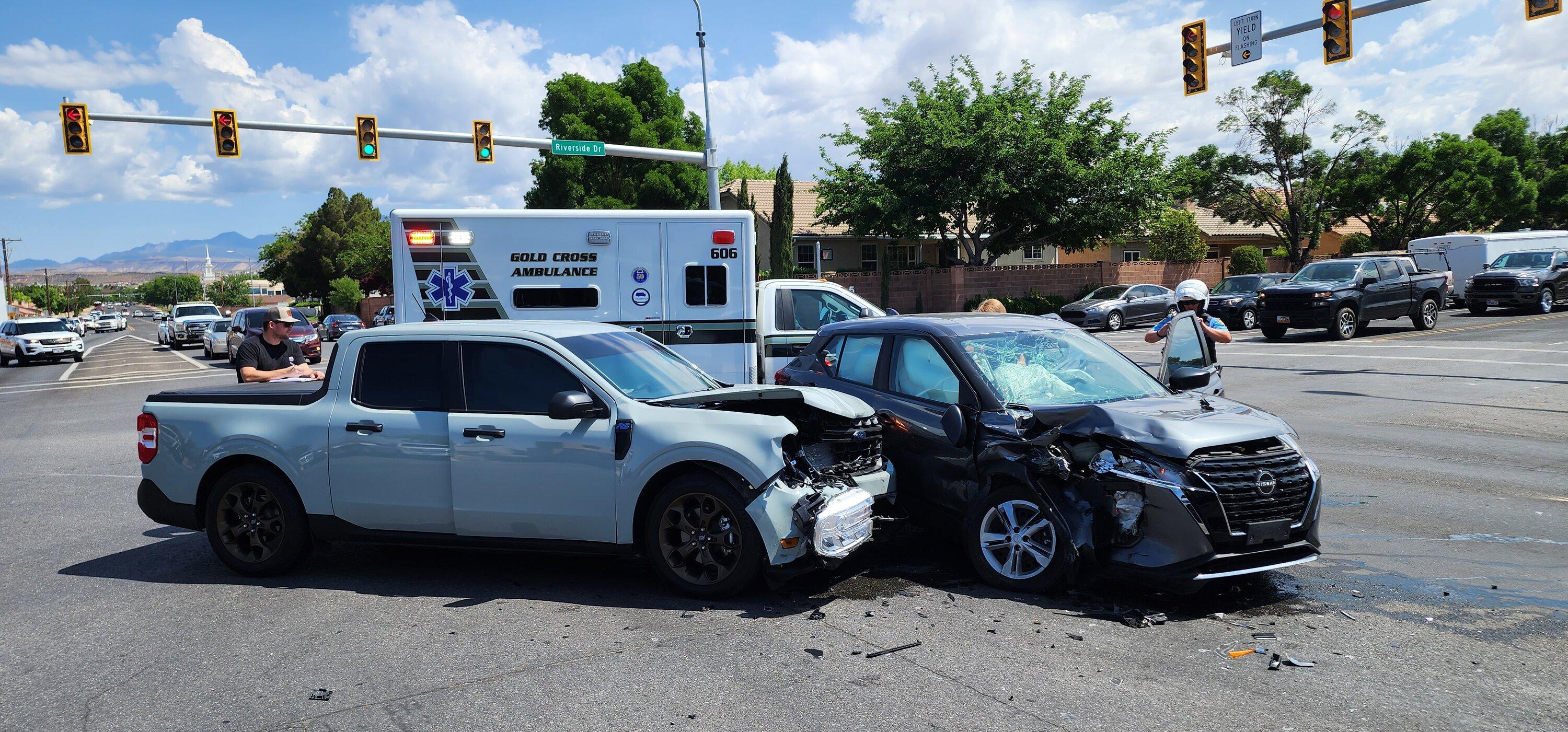 Ford Maverick Maverick down, I repeat MAVERICK XL HYBRID DOWN! ($15k in airbags, $15k in body and paint damage repair) 20230519_113804