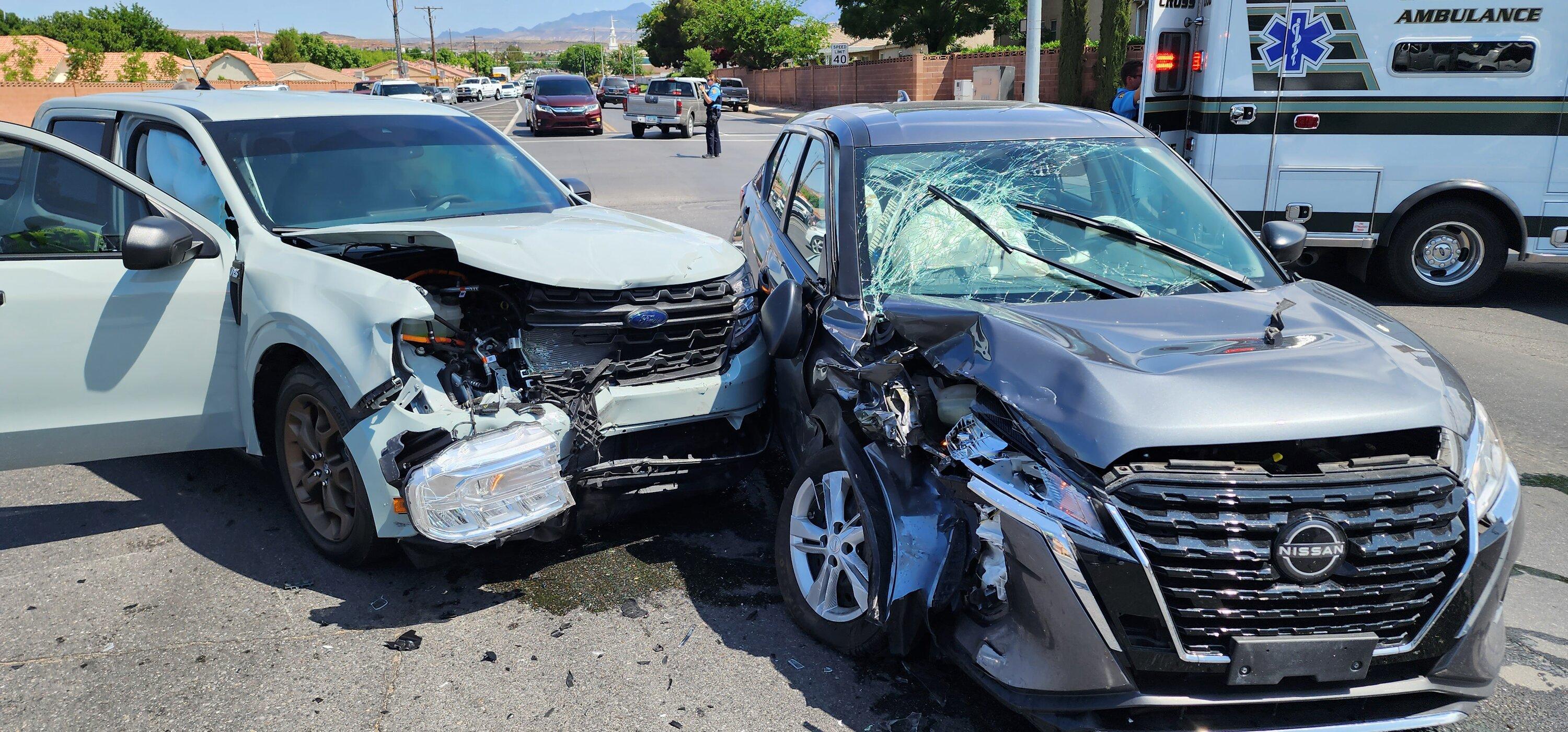 Ford Maverick Maverick down, I repeat MAVERICK XL HYBRID DOWN! ($15k in airbags, $15k in body and paint damage repair) 20230519_113509