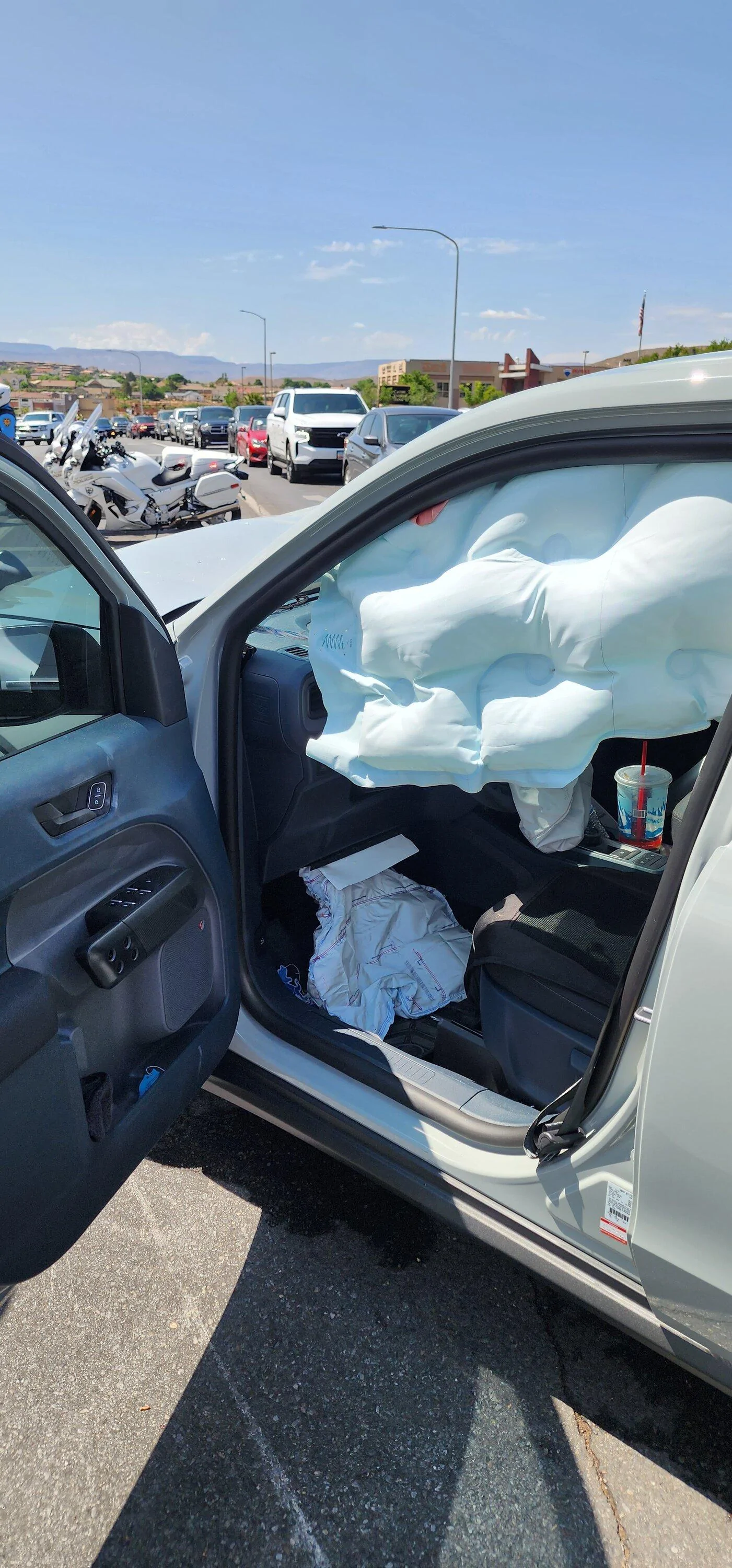 Ford Maverick Maverick down, I repeat MAVERICK XL HYBRID DOWN! ($15k in airbags, $15k in body and paint damage repair) 20230519_113857