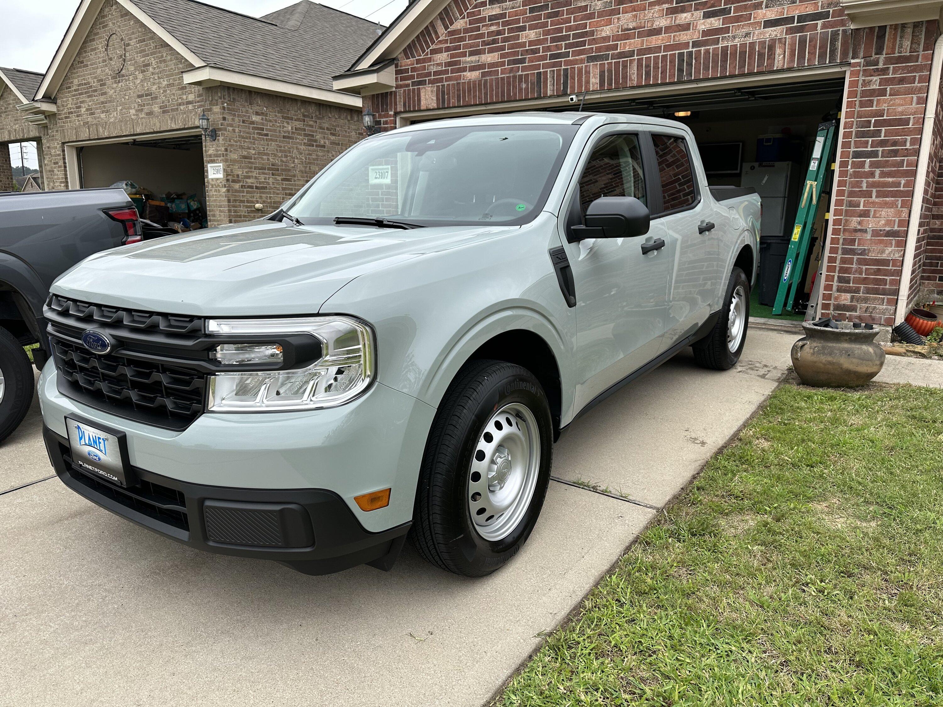 Ford Maverick New from Tomball, TX - 2023 2.0 AWD Cactus Gray IMG_1723