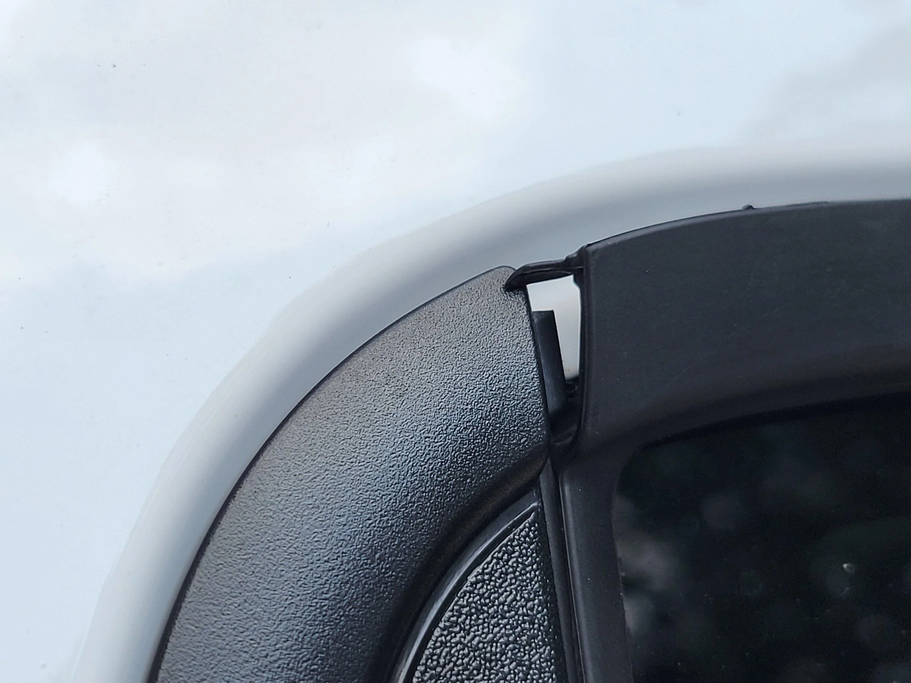 Ford Maverick Rear window rubber seal 20230523_124730
