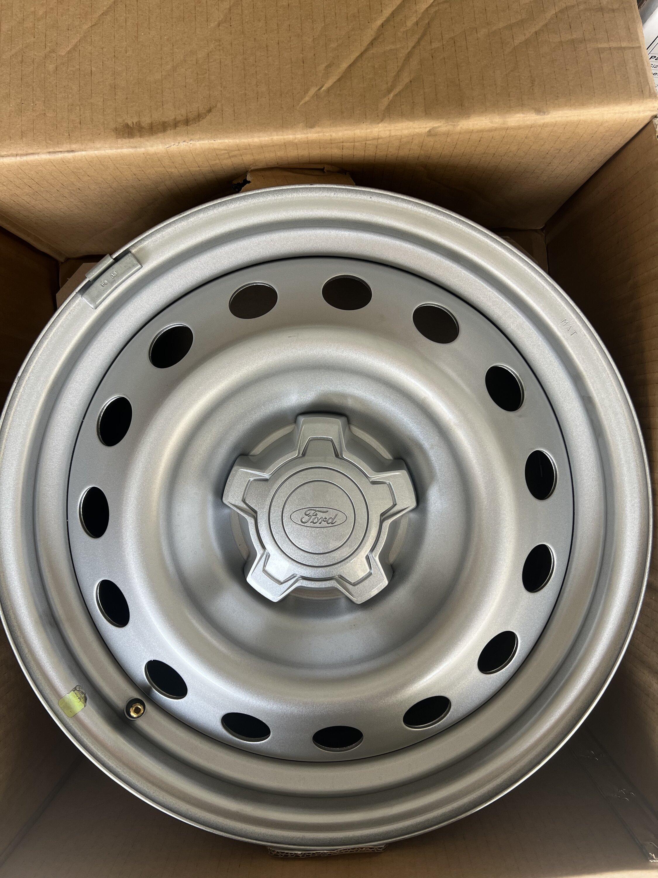 Ford Maverick 17” steel wheels take off set- $150 414AD9B3-1BD5-4204-BBA9-7BAC2176E34E