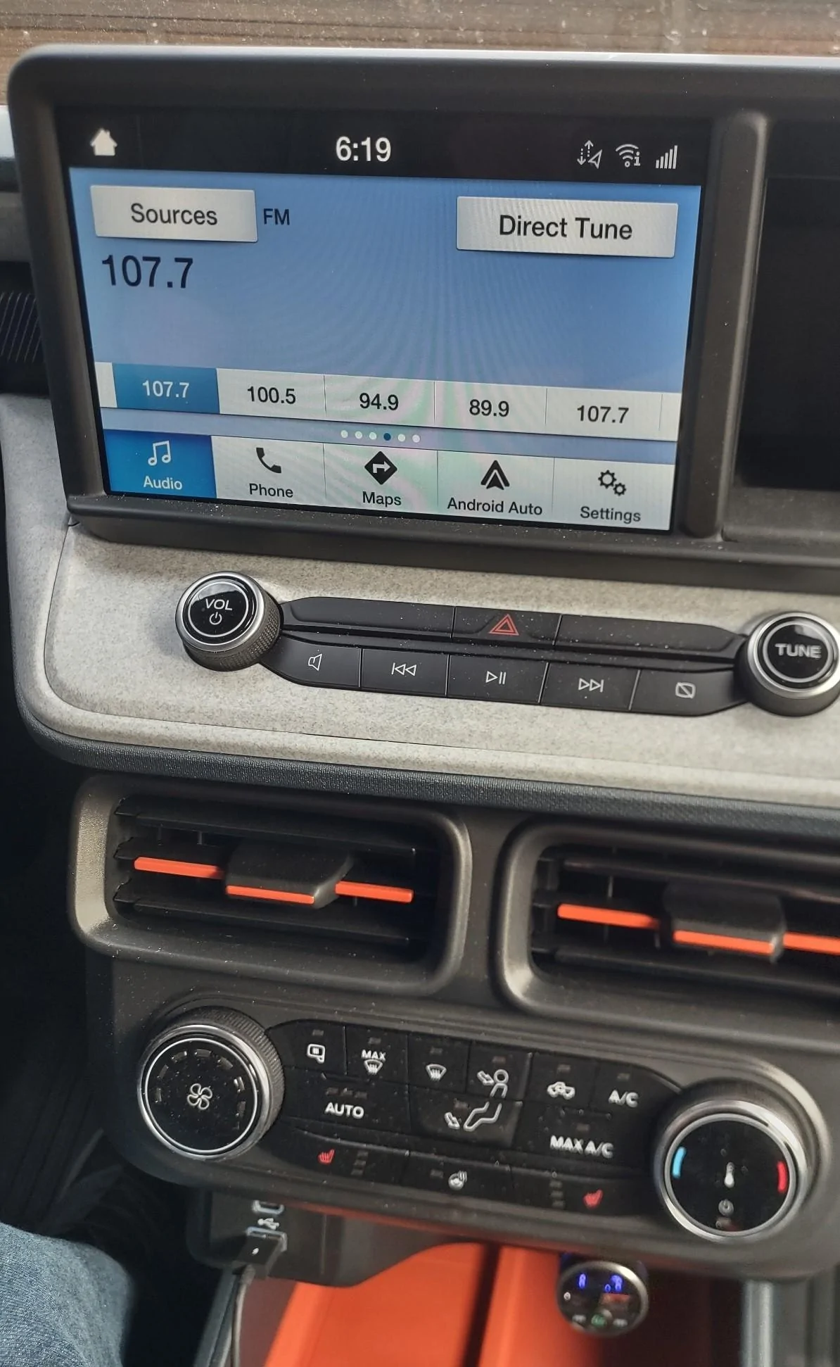 FM Transmitter with FM Radio.jpg