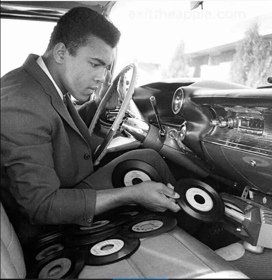 Ford Maverick Please recommend a portable CD player for the Maverick QdSUTo1jZNV8FBl7cooZ0wkFy5V06iWn7Ey9QO7875A