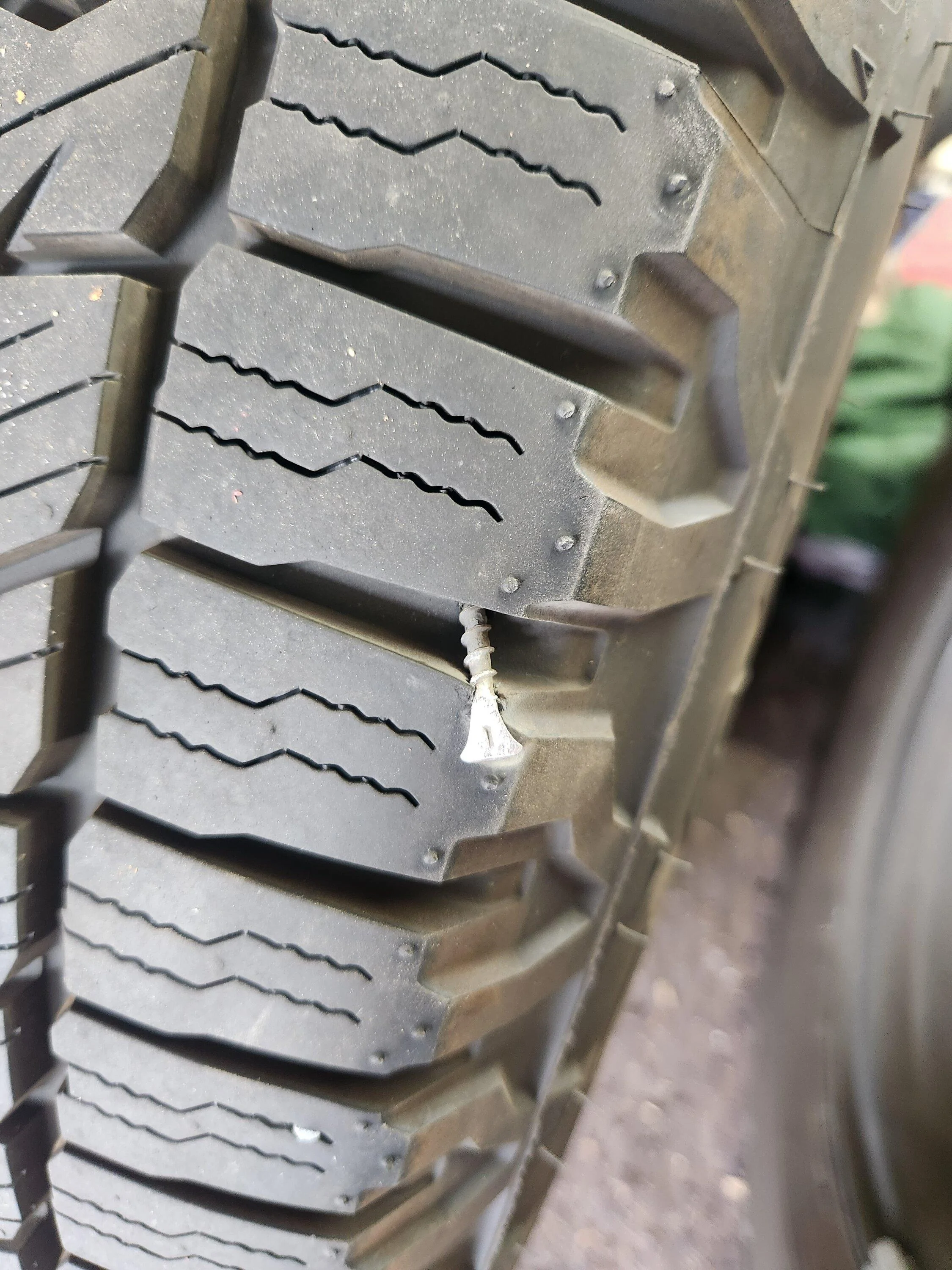 Ford Maverick Fun (nail) surprise! 20230531_114855