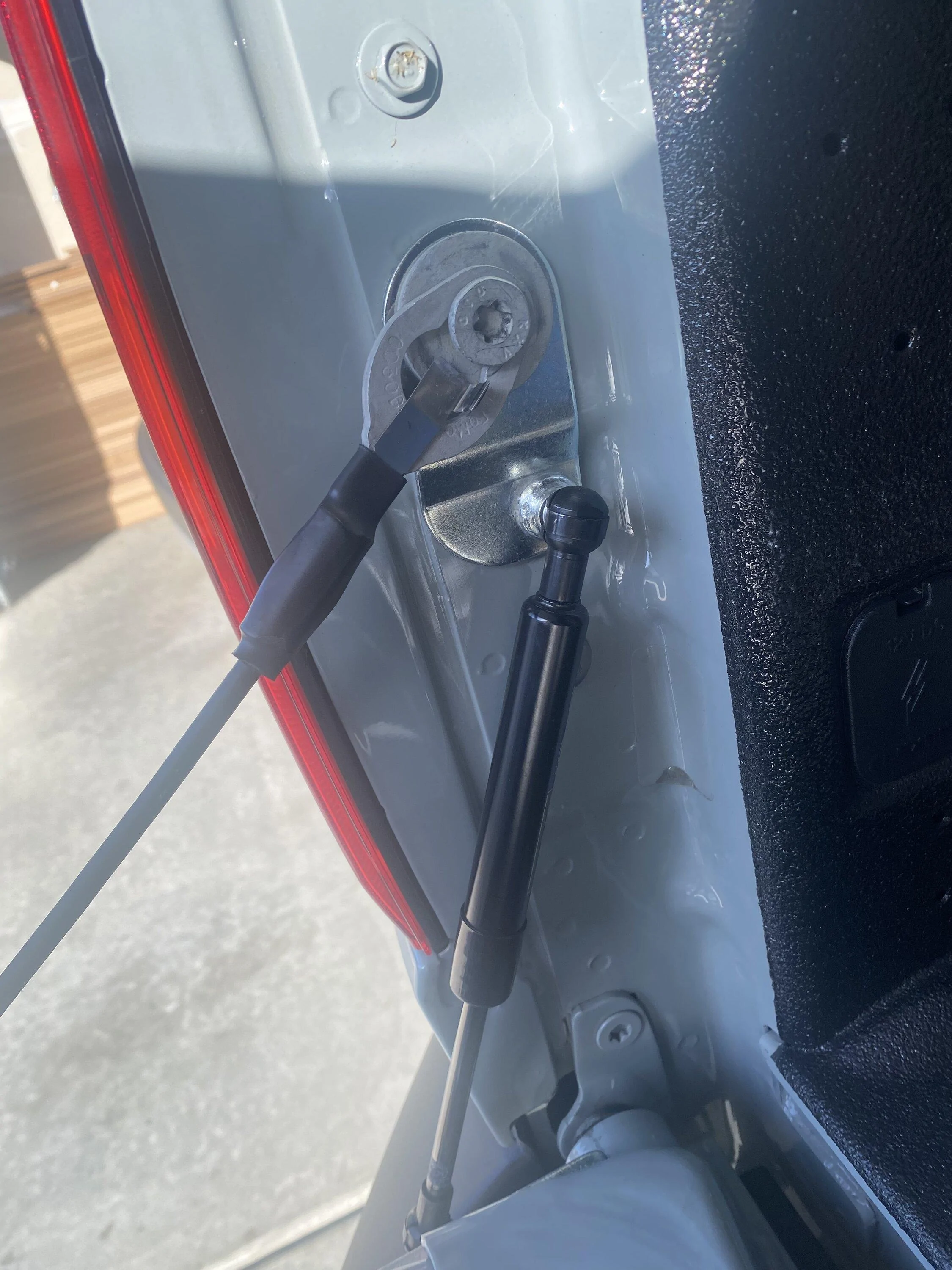 Ford Maverick I'm having trouble installing the tailgate assist... CD84E9C0-F46E-4A01-AA0C-E709121467C2